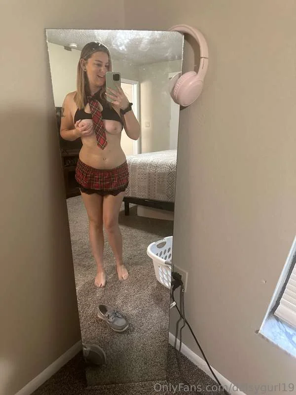 DaisyGurl19 OnlyFans premium content 23 - daisygurl19 exclusive collection