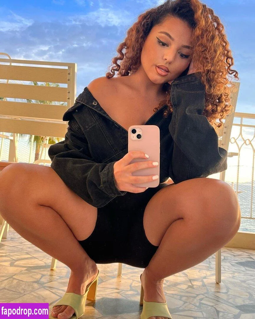 Eva OnlyFans premium content 17 - pomponette exclusive collection