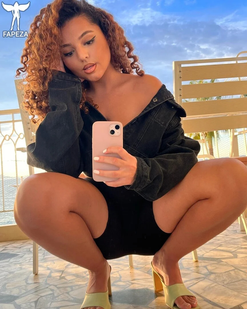 Eva OnlyFans premium content 3 - pomponette exclusive collection