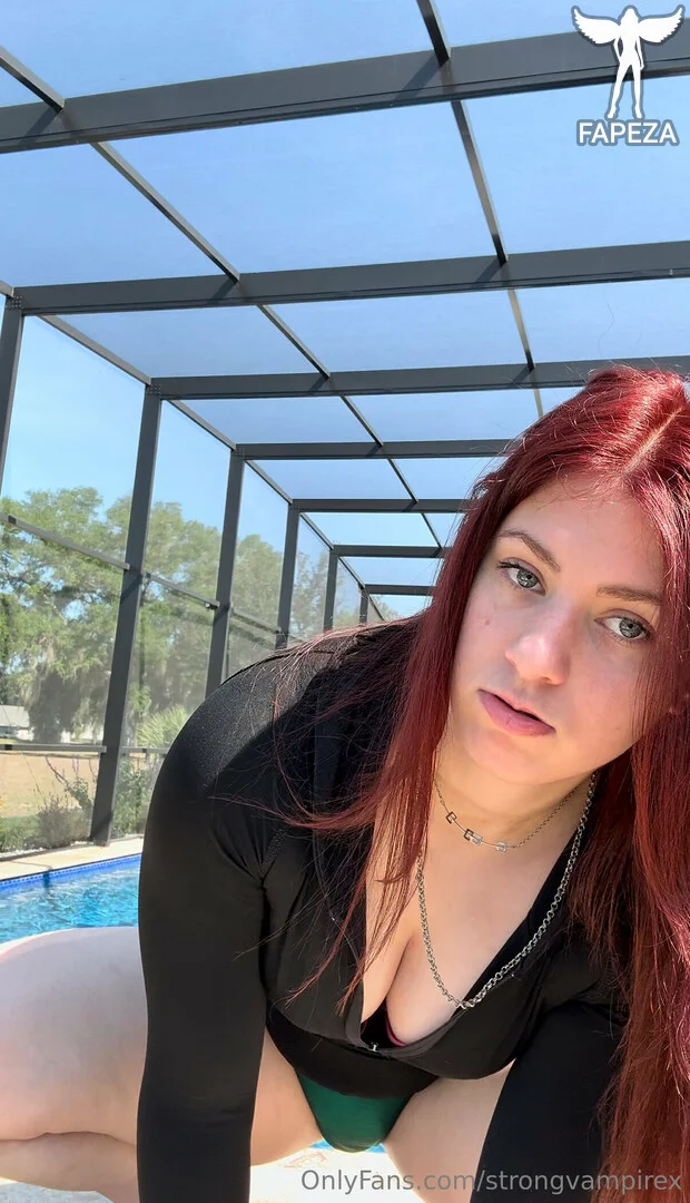 Gia (check bio) OnlyFans premium content 17 - strongvampirex exclusive collection