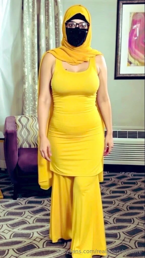 Aleyna Khan (Free Page) OnlyFans premium content 1 - realaveryhotwife exclusive collection