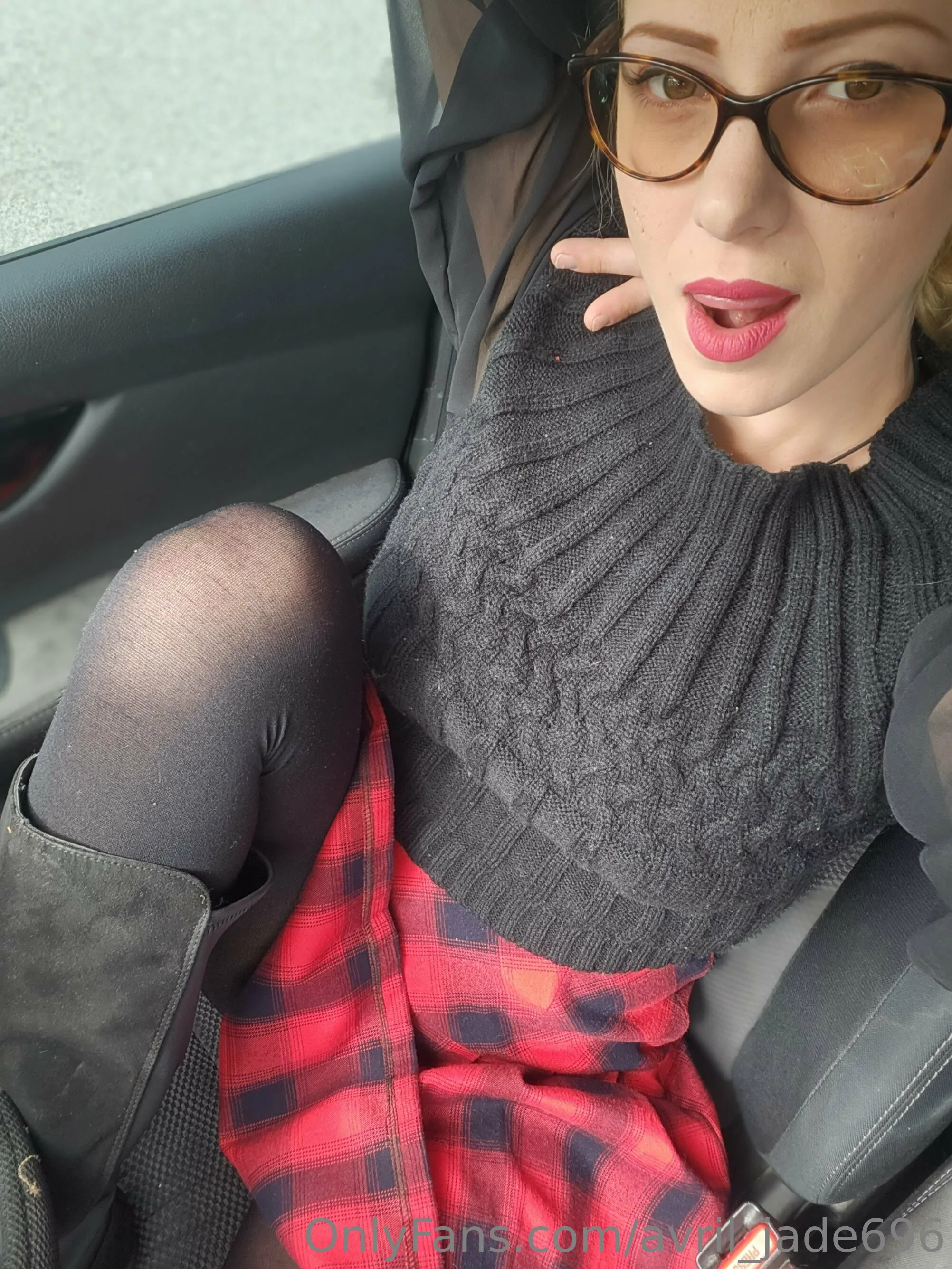 Avril Jade OnlyFans premium content 6 - avril_jade696 exclusive collection