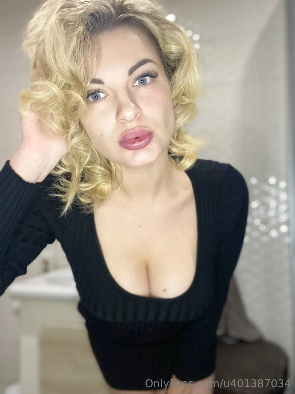 BLONDI_EMPRESS OnlyFans premium content 2 - blondi_di exclusive collection