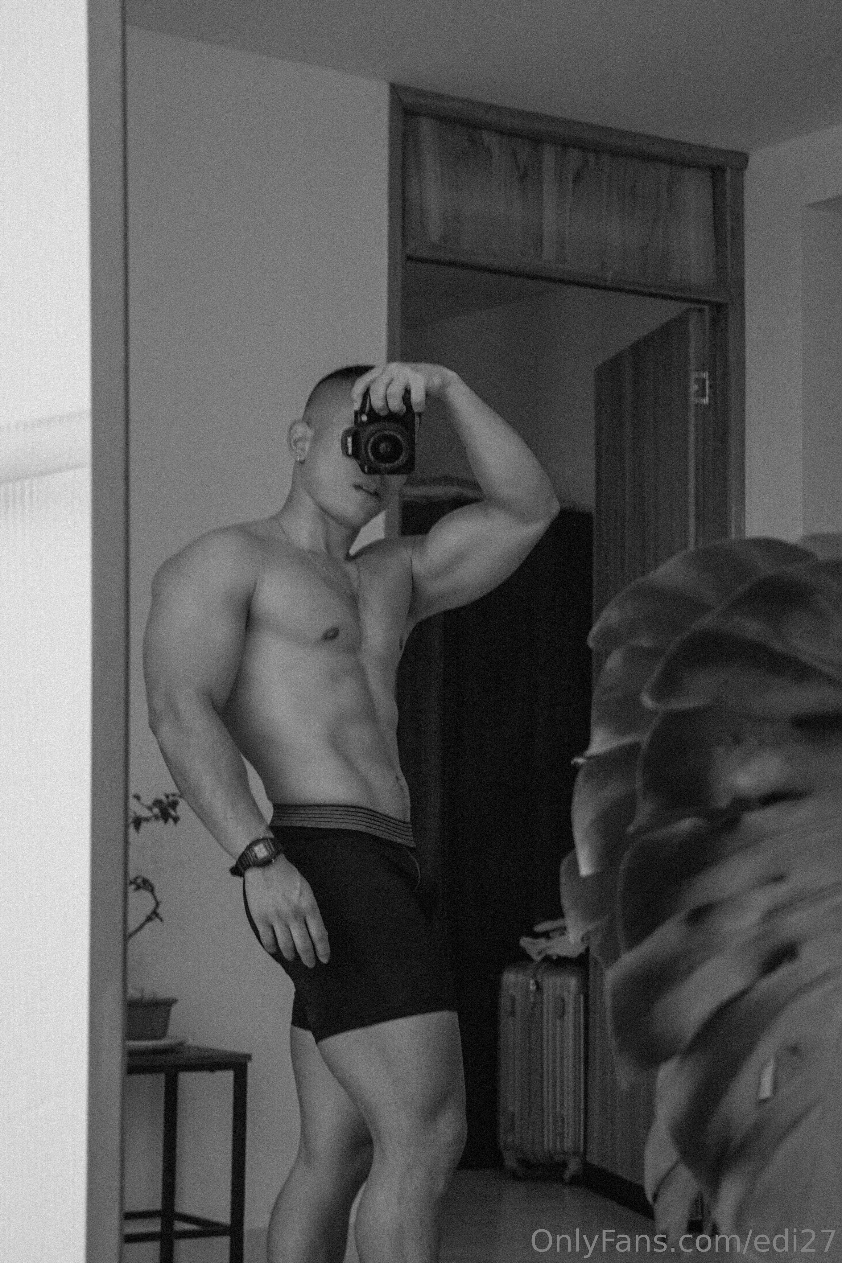 ED27 OnlyFans premium content 1 - edi27 exclusive collection