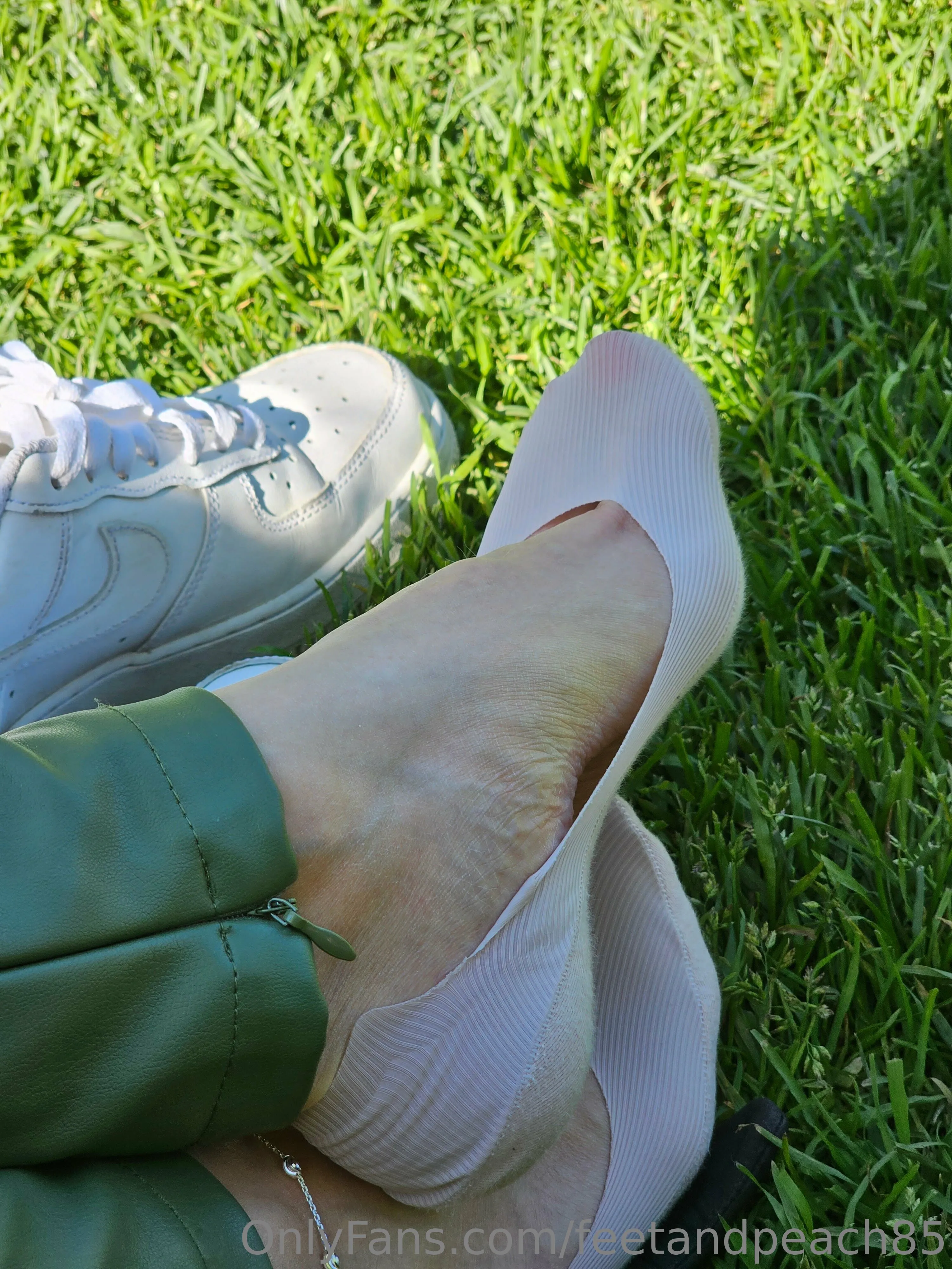 feetandpeach85 OnlyFans premium content 8 - feetandpeach85 exclusive collection