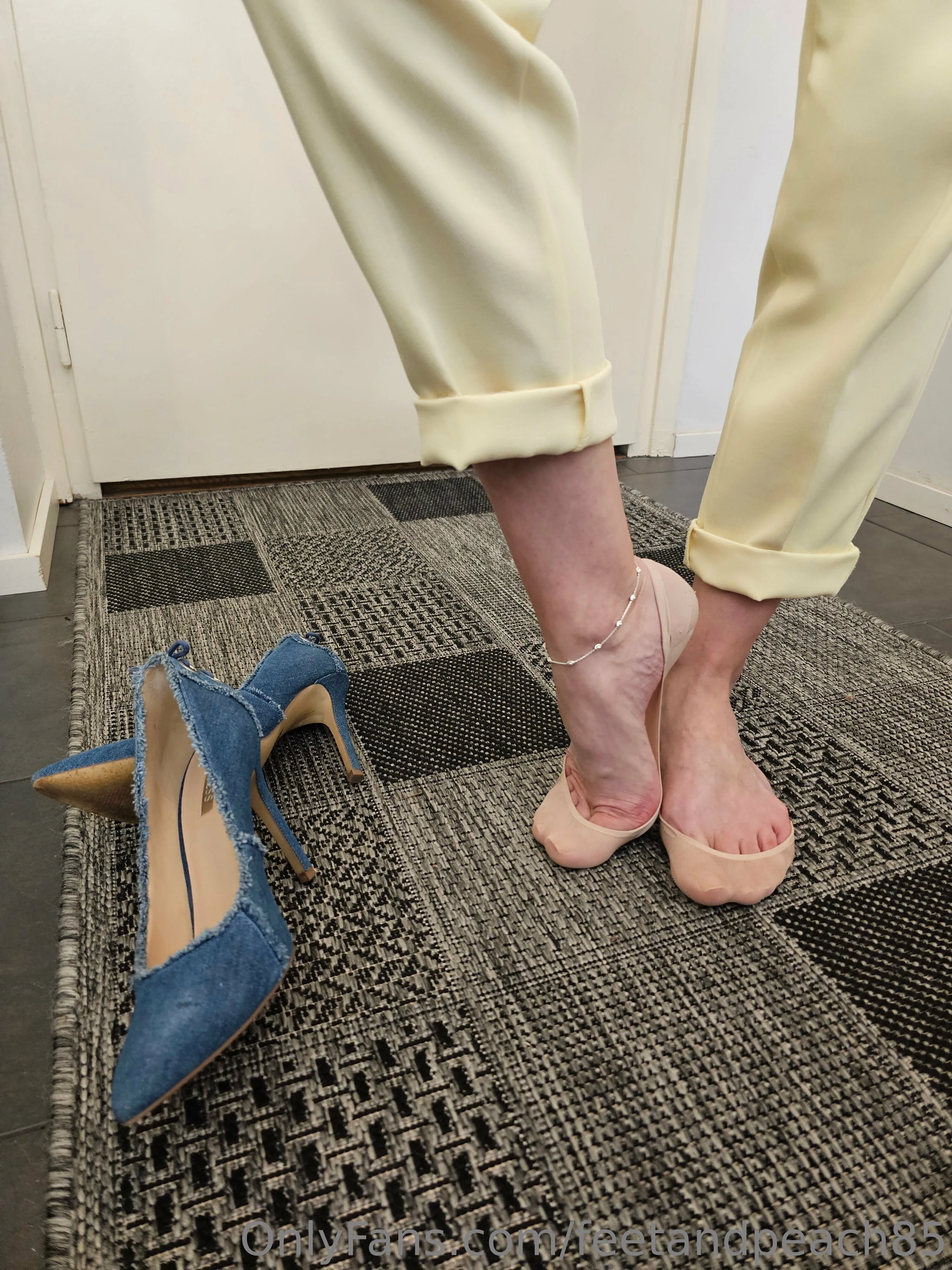 feetandpeach85 OnlyFans premium content 7 - feetandpeach85 exclusive collection