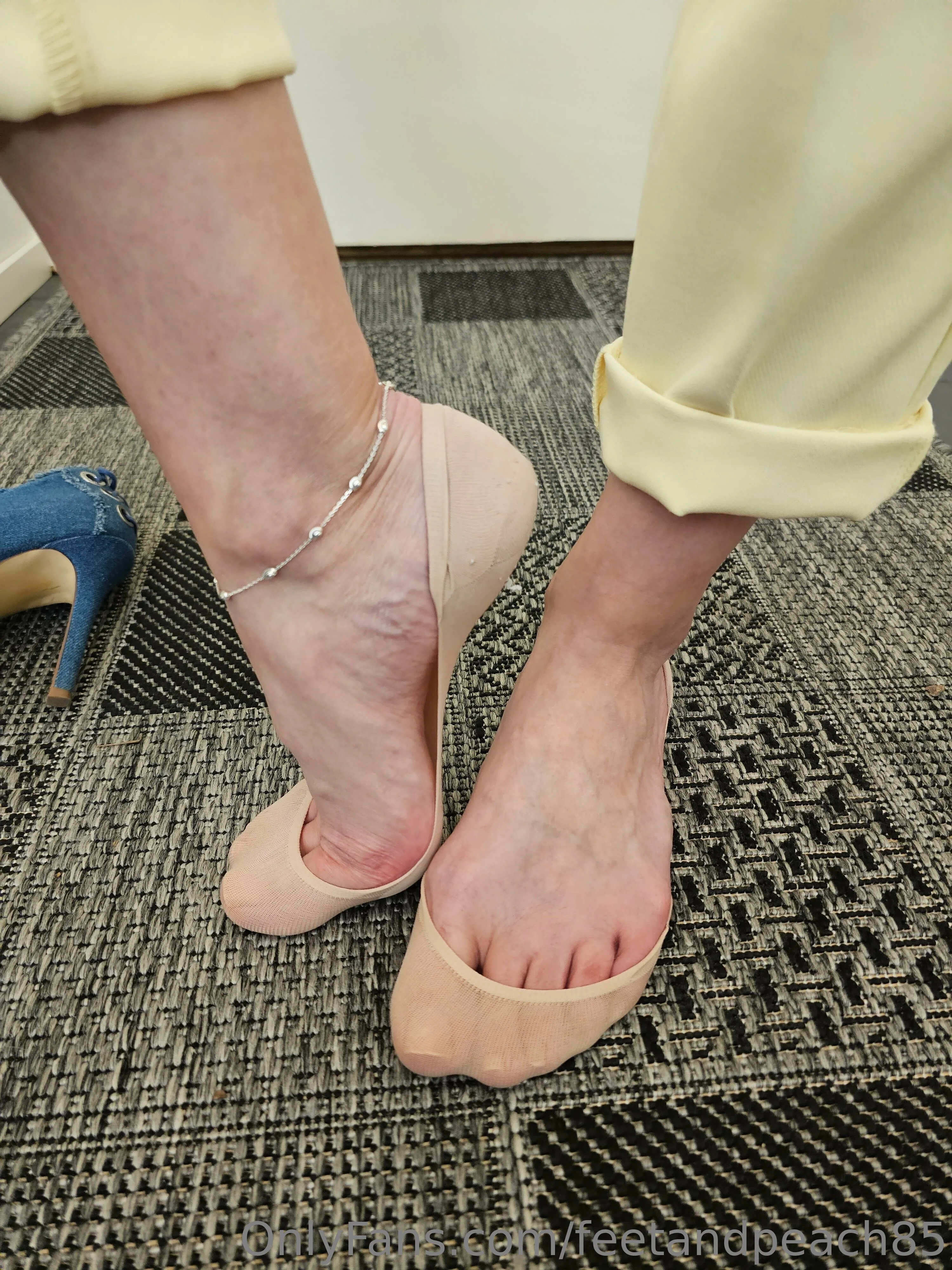 feetandpeach85 OnlyFans premium content 4 - feetandpeach85 exclusive collection
