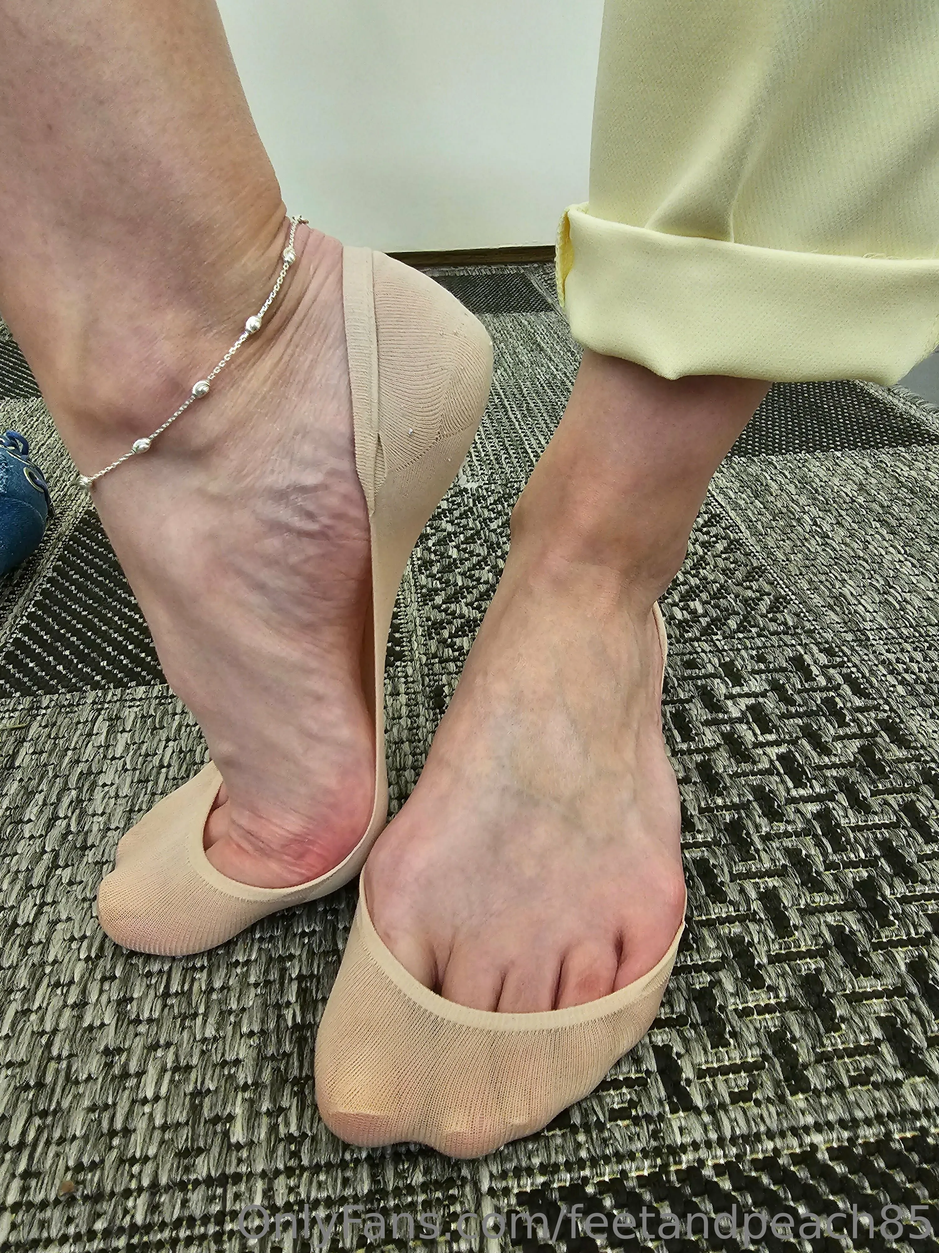 feetandpeach85 OnlyFans premium content 3 - feetandpeach85 exclusive collection