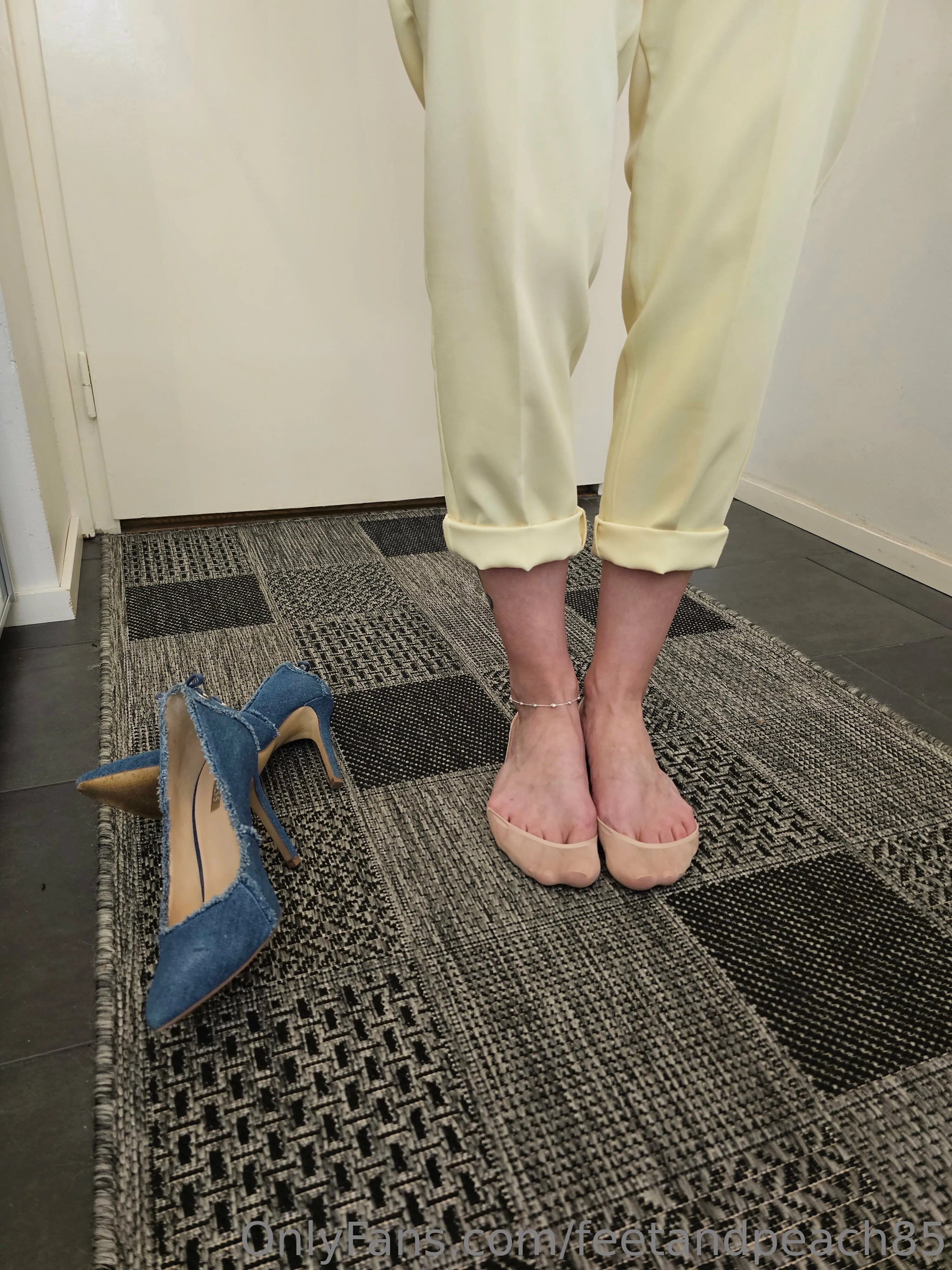 feetandpeach85 OnlyFans premium content 2 - feetandpeach85 exclusive collection