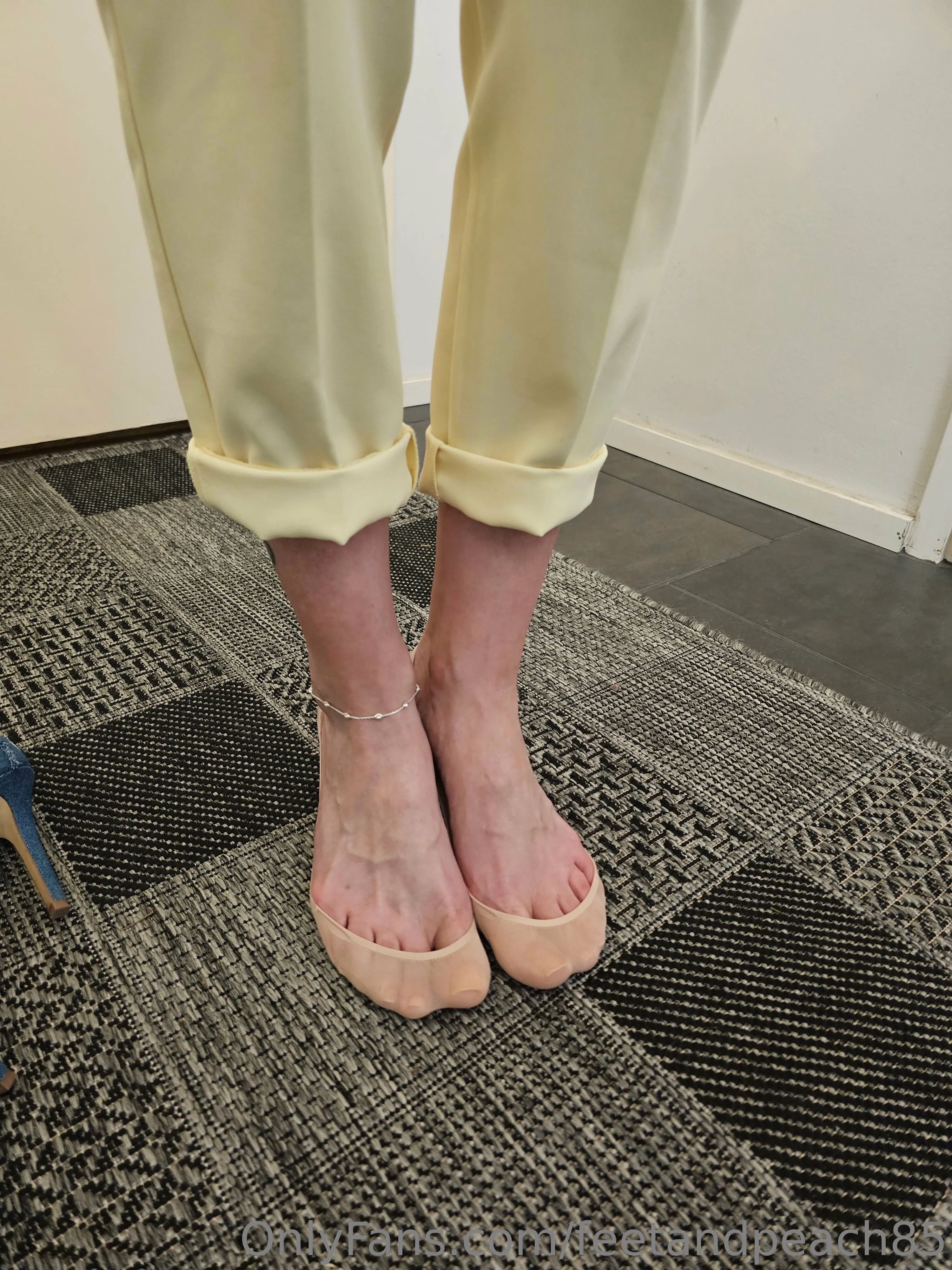 feetandpeach85 OnlyFans premium content 1 - feetandpeach85 exclusive collection