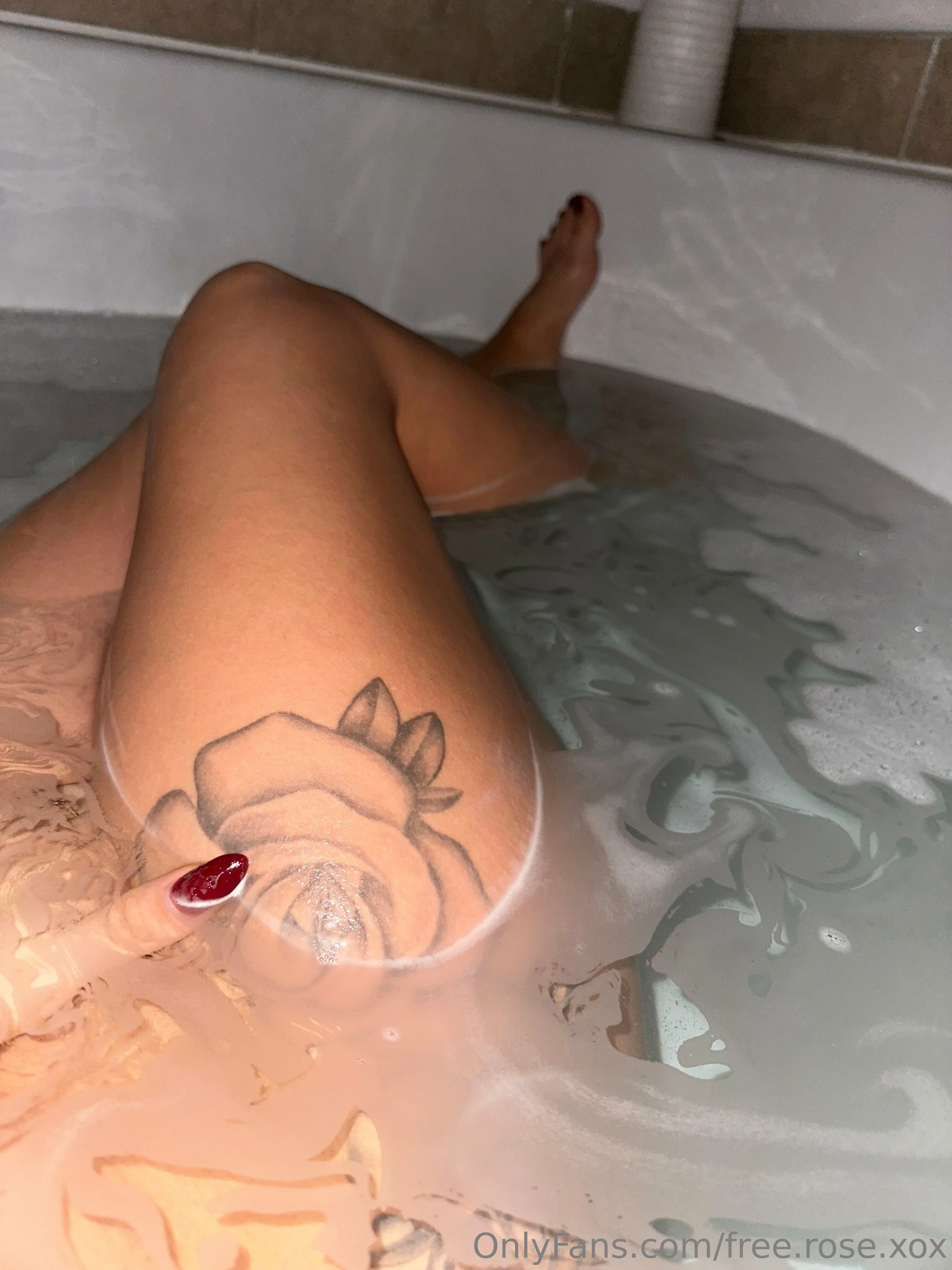 ROSE’S FREE PAGE OnlyFans premium content 8 - free.rose.xox exclusive collection