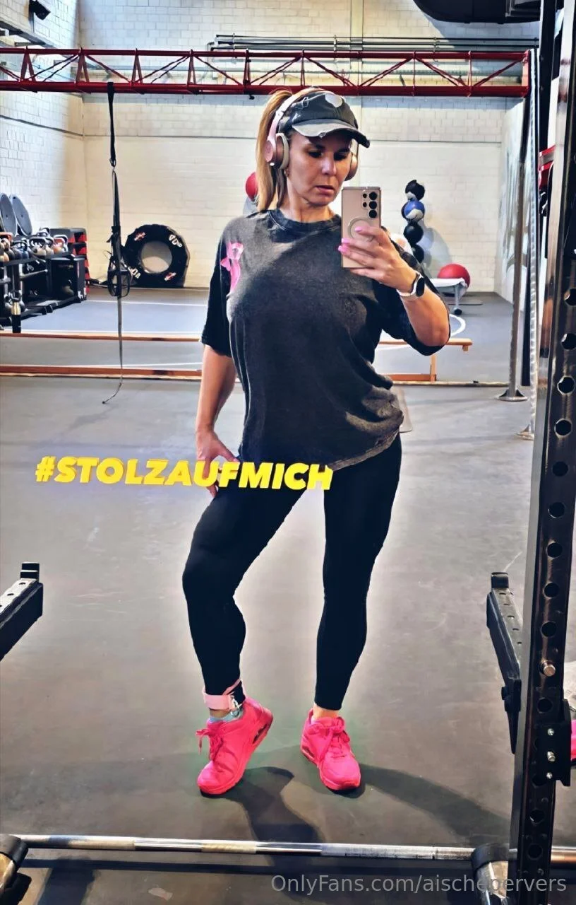 Aische 💋 OnlyFans premium content 18 - aischepervers exclusive collection