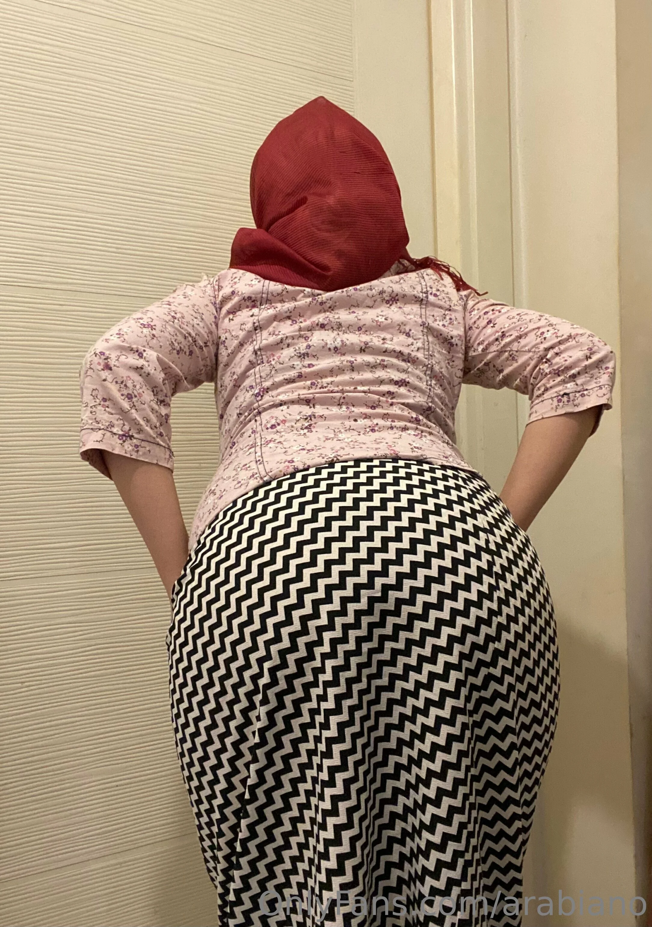 Hijabi Arab girl 🧕🏻 OnlyFans premium content 17 - arabiano exclusive collection