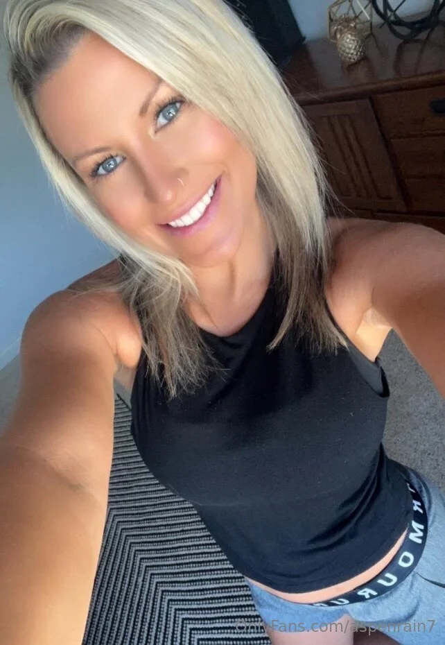 Aspen Rain OnlyFans premium content 31 - aspenrain7 exclusive collection