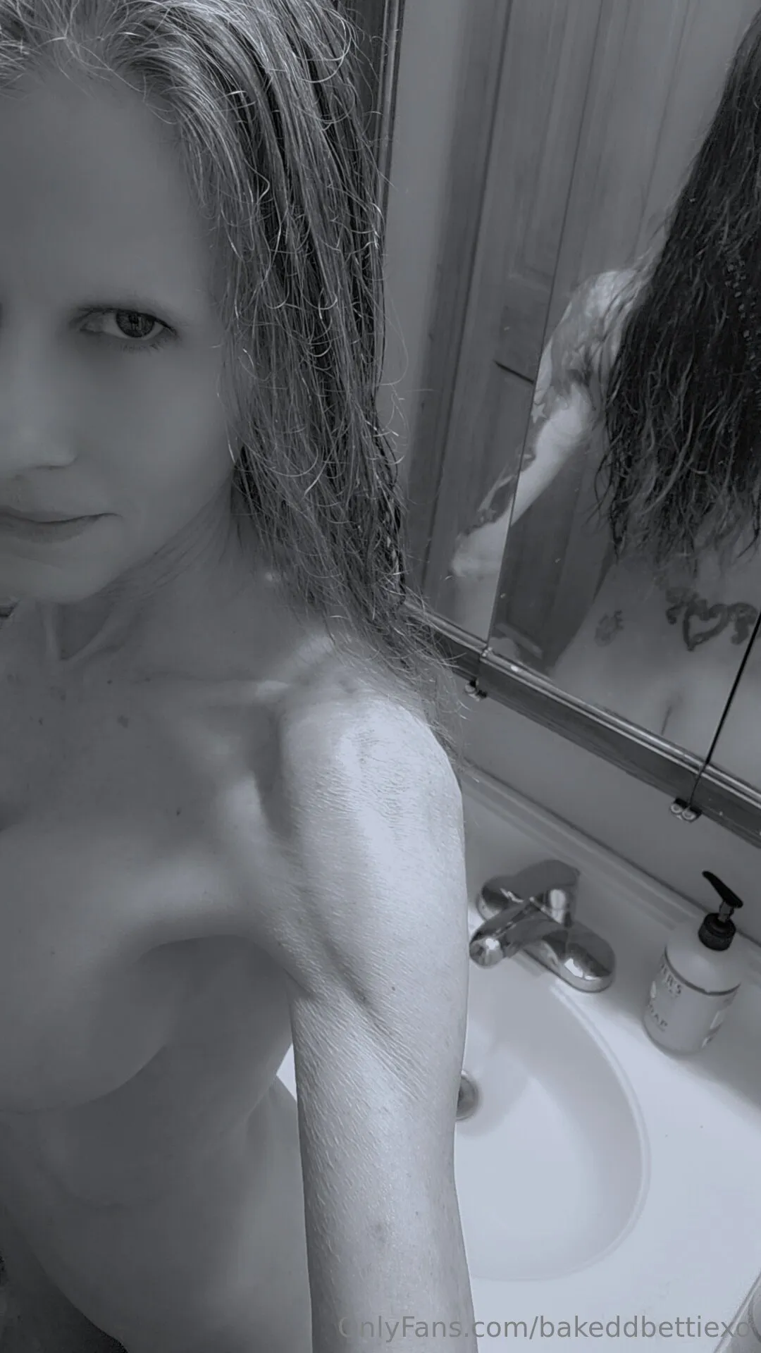 Mrs. Bettie OnlyFans premium content 10 - bakeddbettiexo exclusive collection