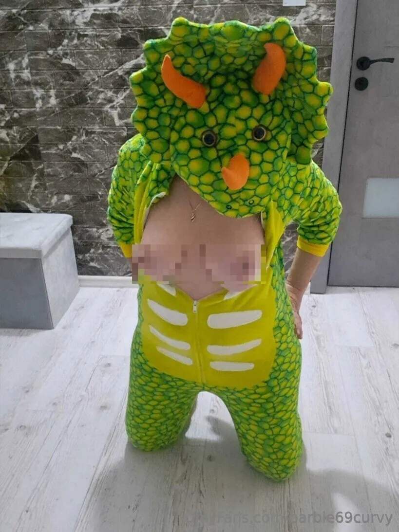 Barbie UWU OnlyFans premium content 24 - barbie69curvy exclusive collection