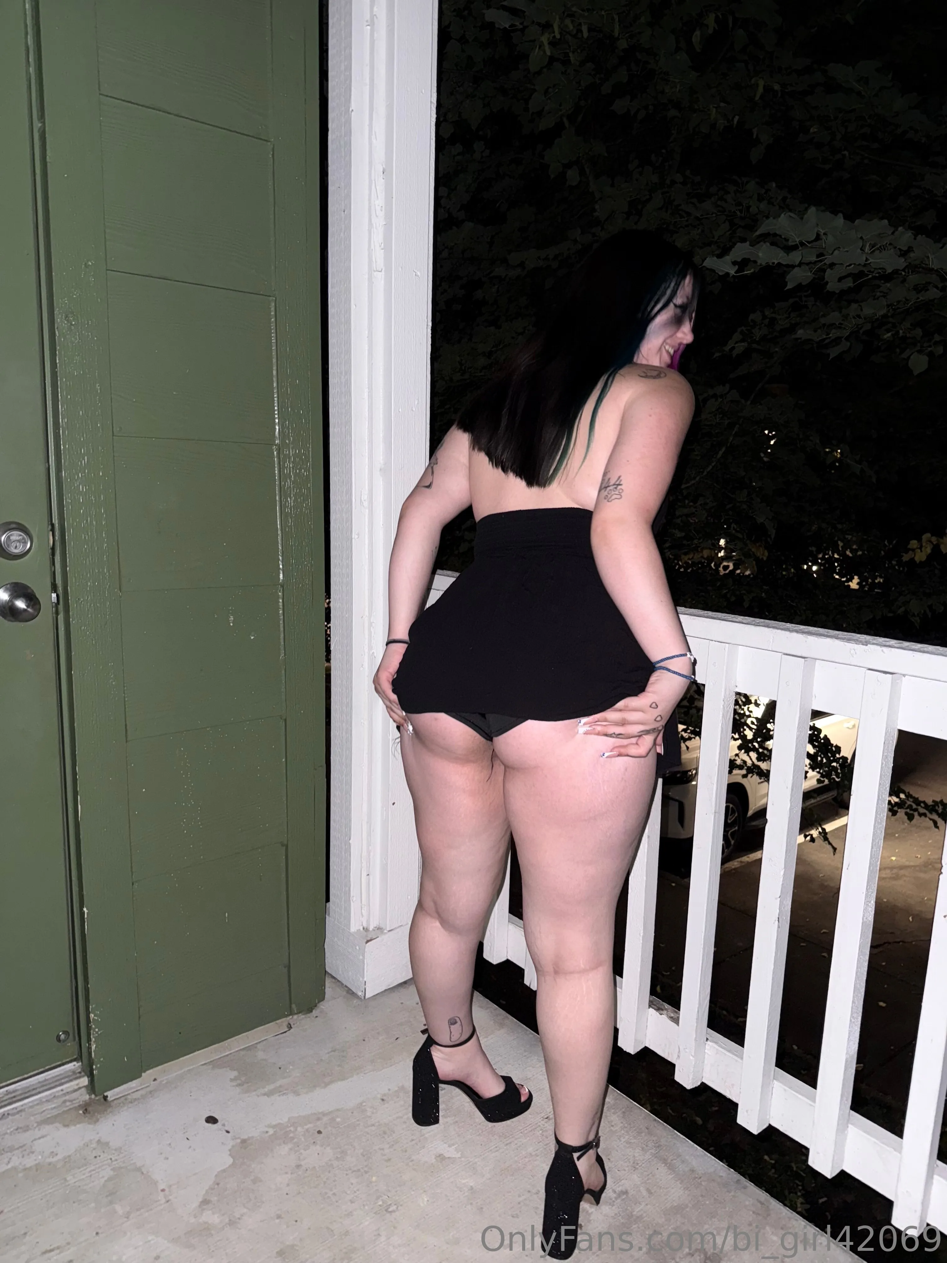 Stoner babe🍃🥰 OnlyFans premium content 8 - bi_girl42069 exclusive collection