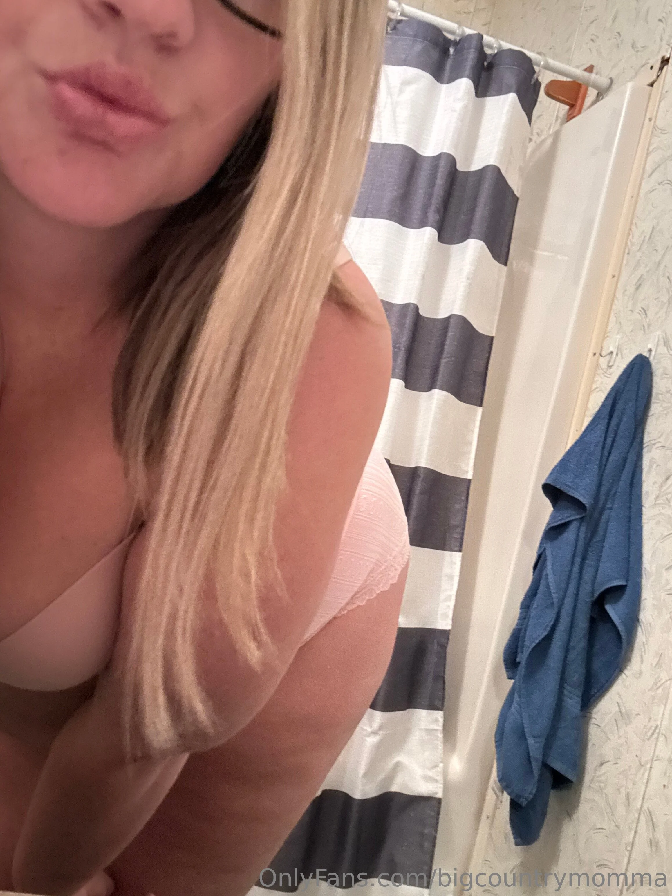 big booty momma OnlyFans premium content 5 - bigcountrymomma exclusive collection