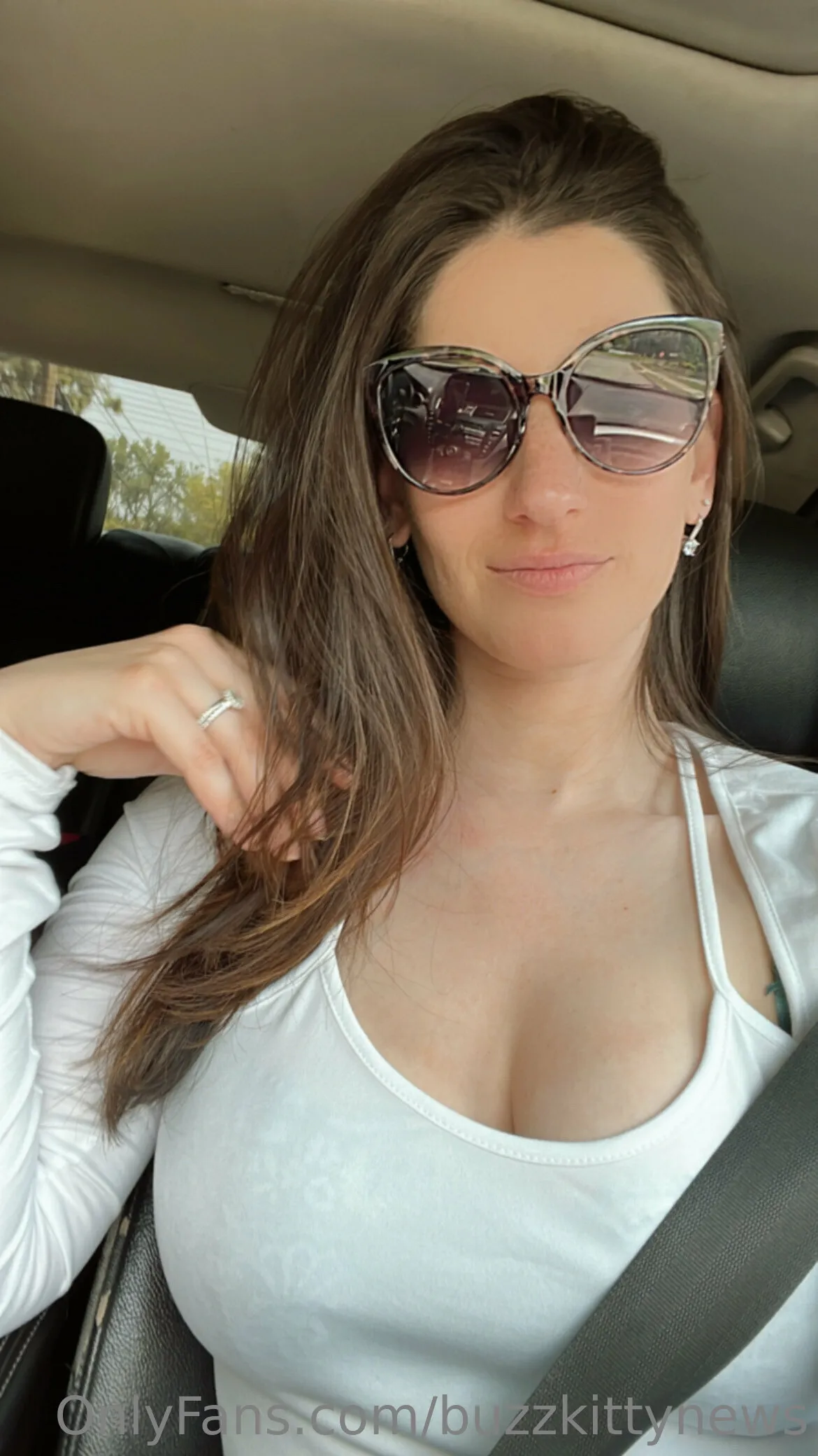 Jenny 🐝 OnlyFans premium content 16 - buzzkittynews exclusive collection