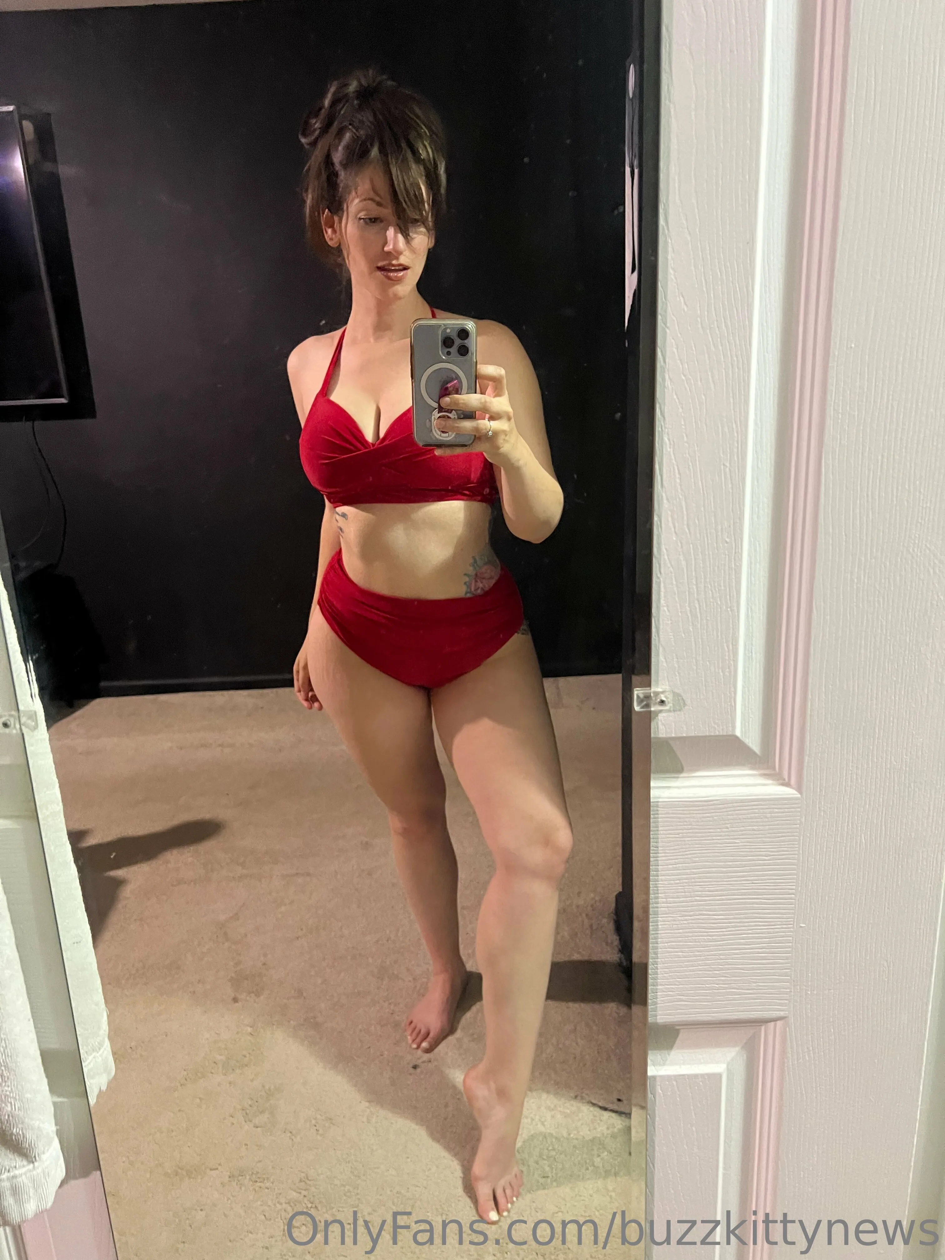 Jenny 🐝 OnlyFans premium content 15 - buzzkittynews exclusive collection