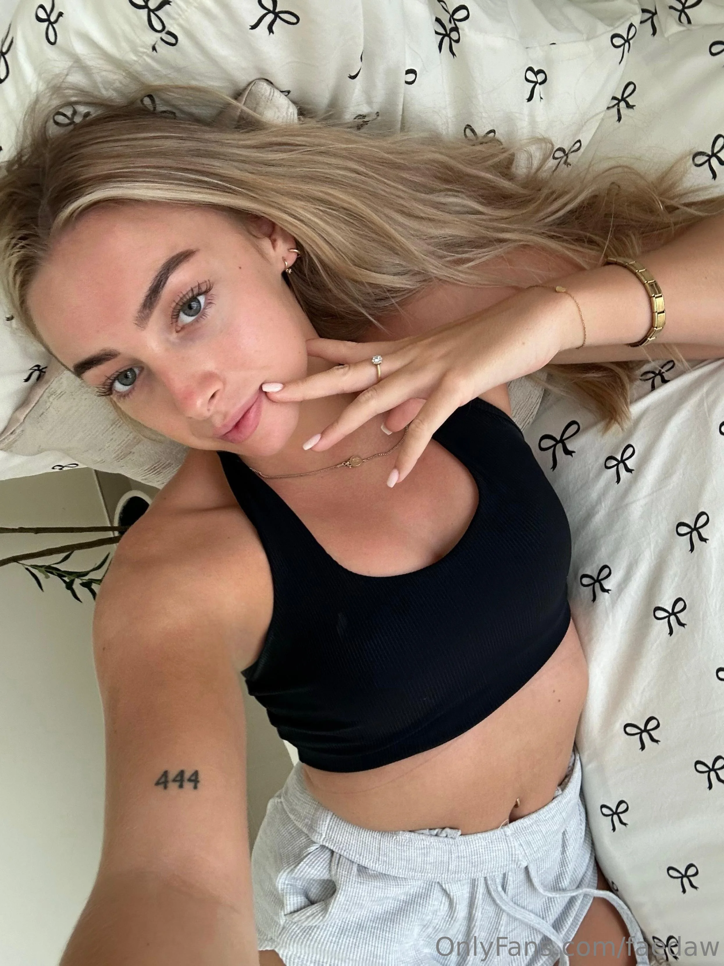 fae 🧚🏻‍♀️ OnlyFans premium content 27 - faedaw exclusive collection