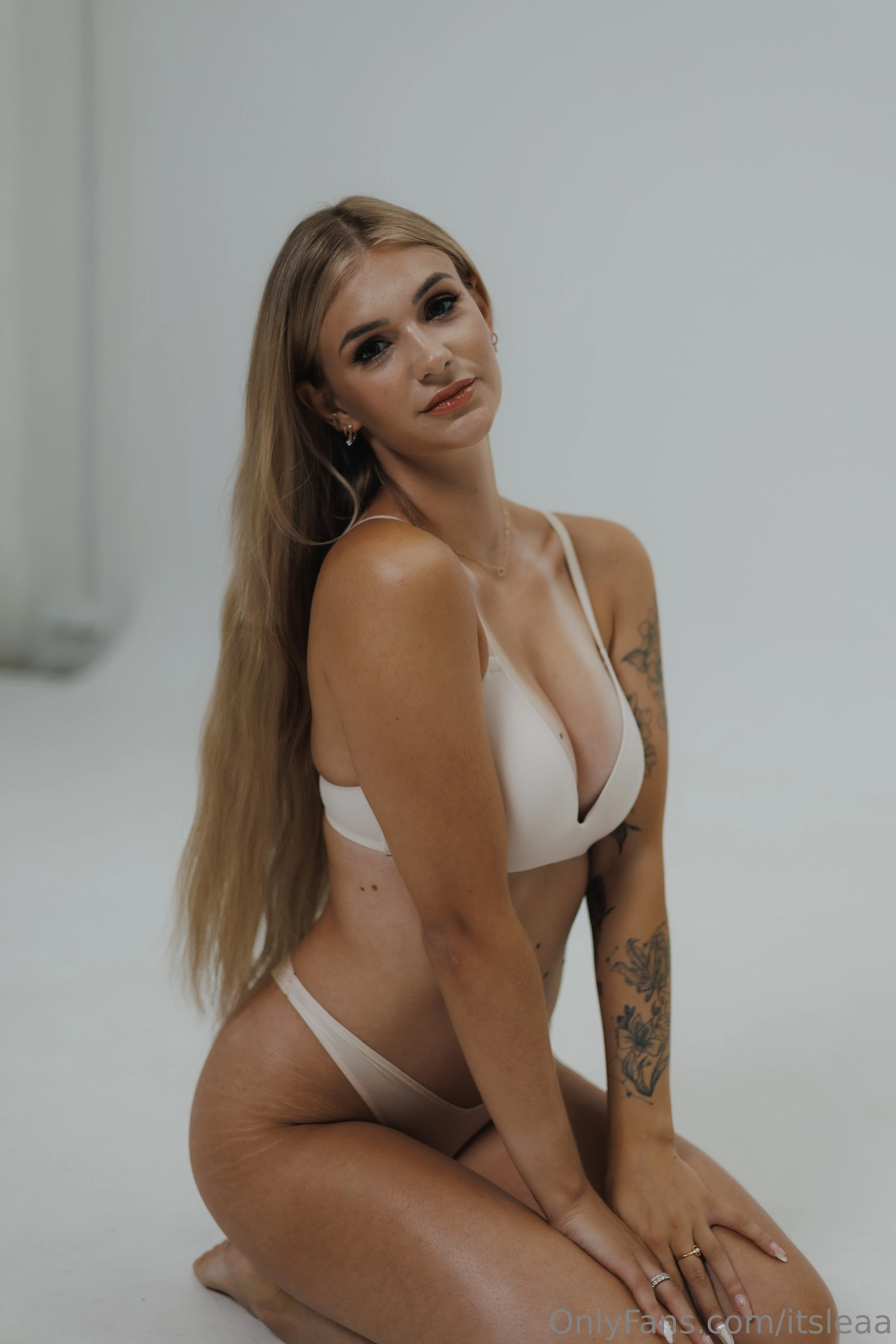 Léa OnlyFans premium content 12 - itsleaa exclusive collection