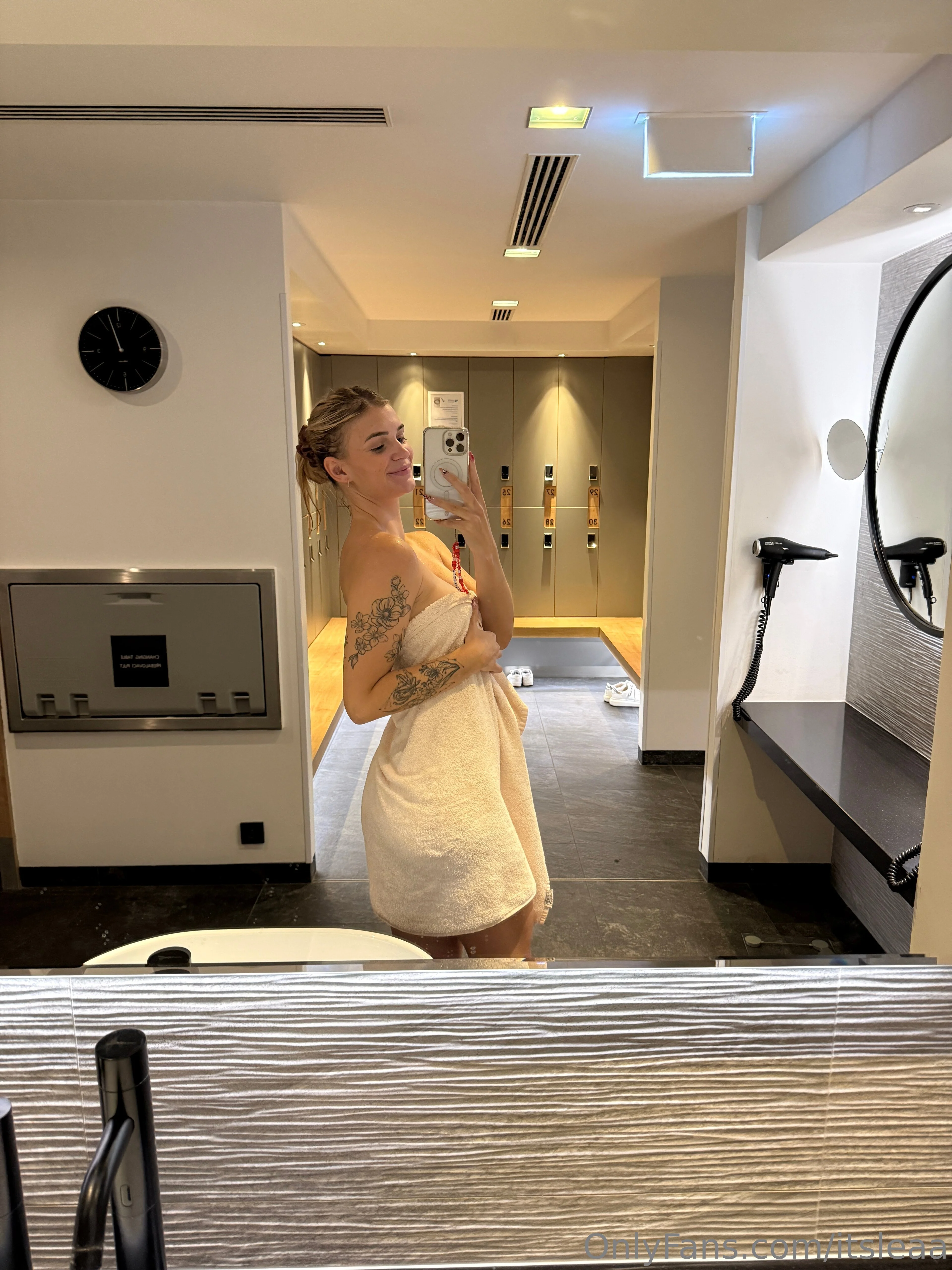 Léa OnlyFans premium content 2 - itsleaa exclusive collection