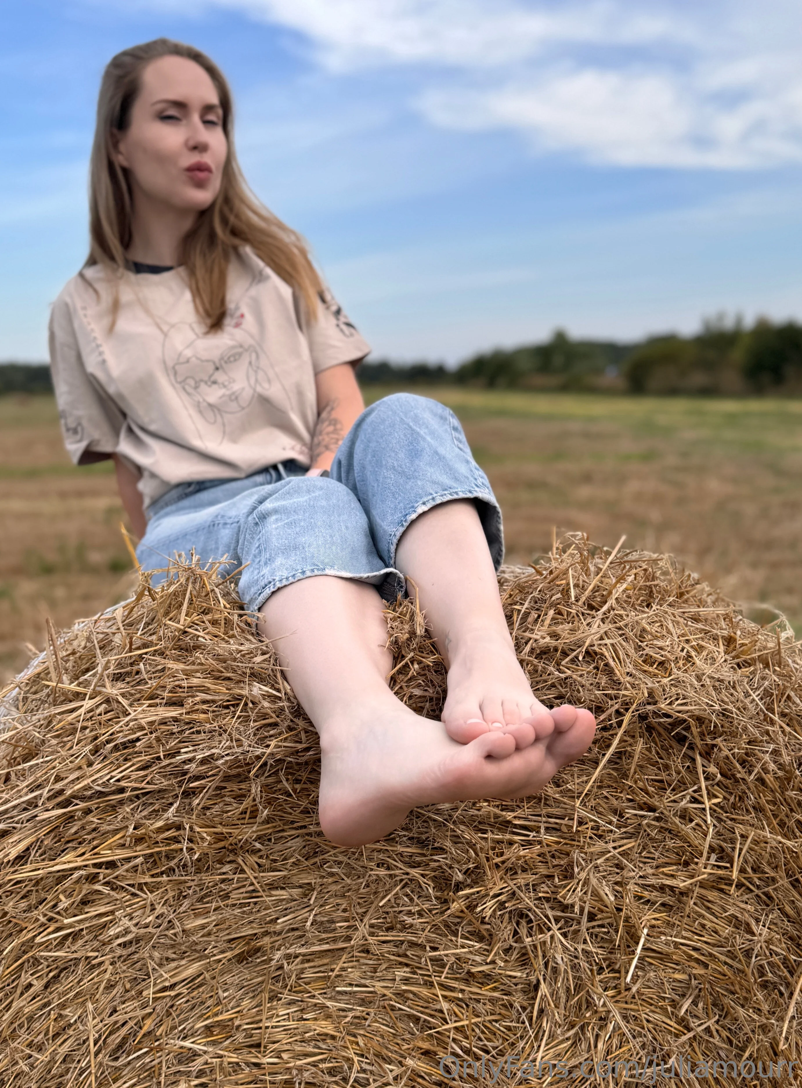 Juli 🦋 Amour OnlyFans premium content 19 - juliamourr exclusive collection