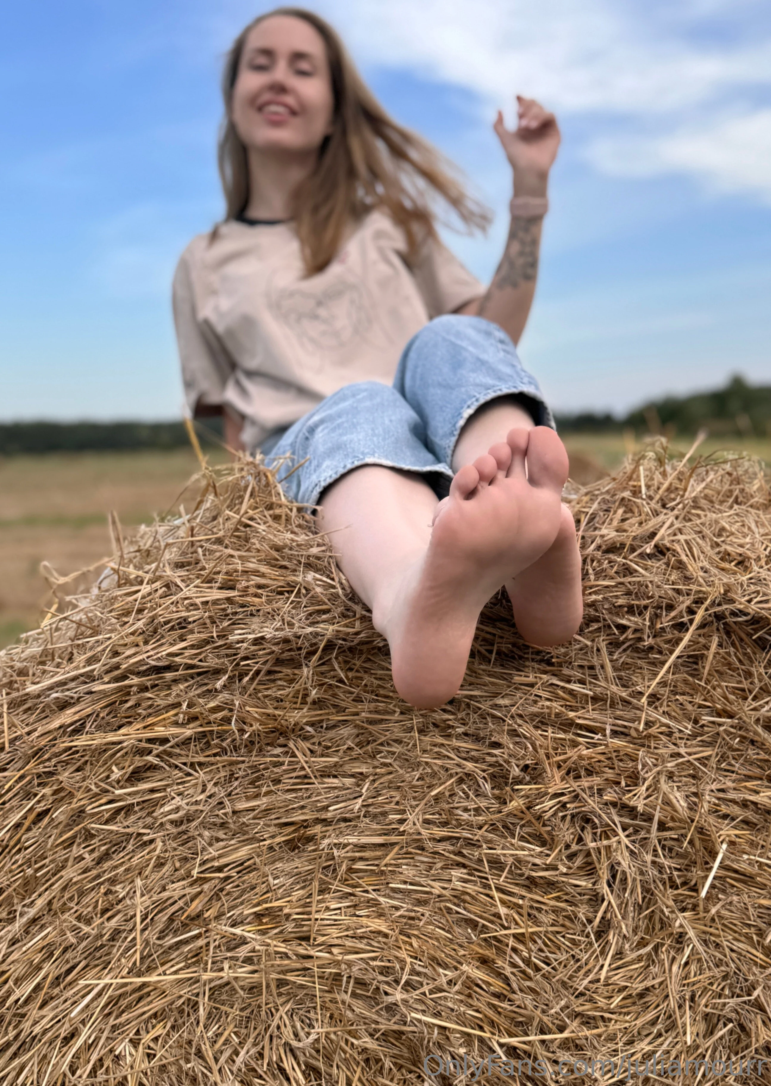 Juli 🦋 Amour OnlyFans premium content 18 - juliamourr exclusive collection