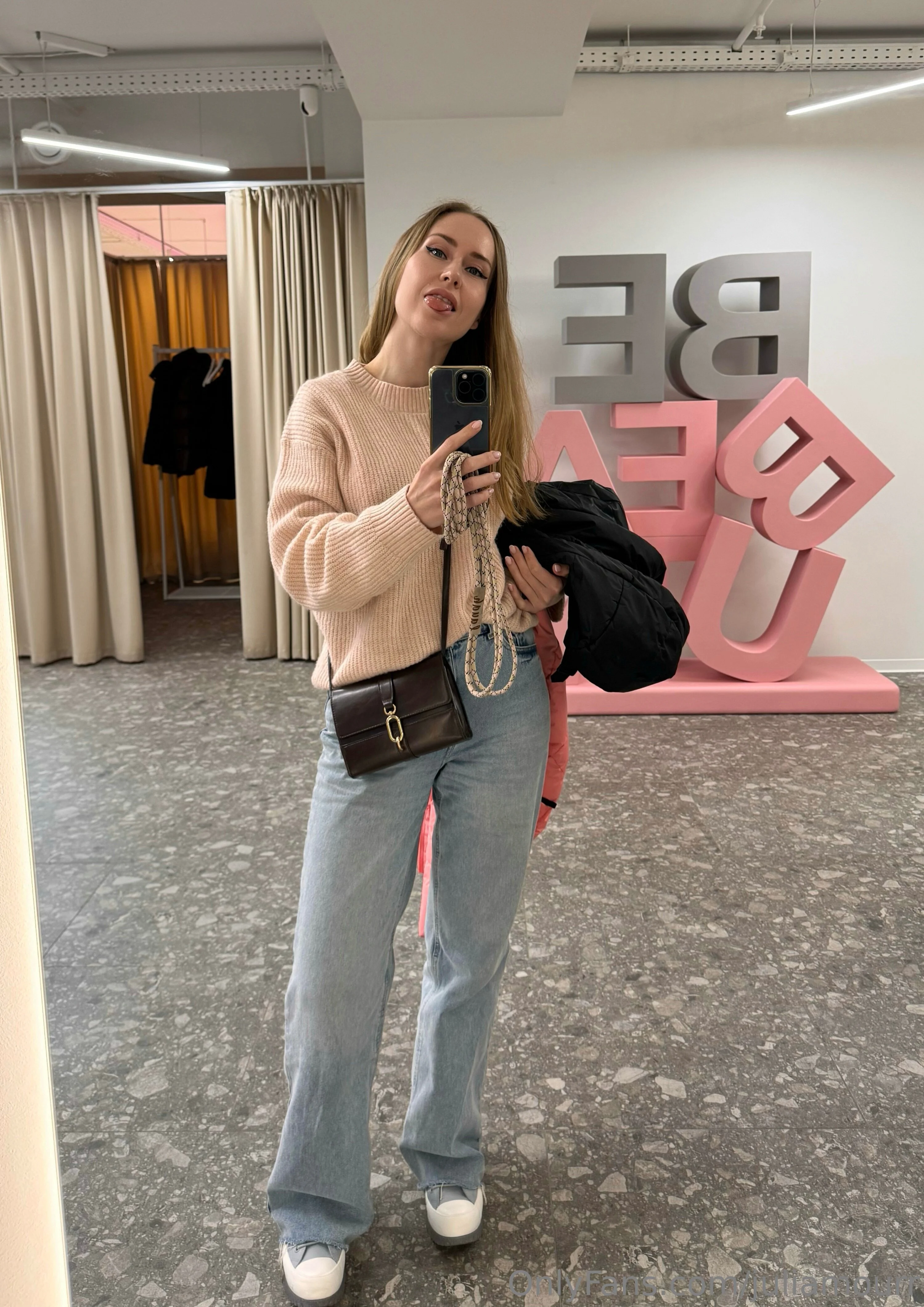 Juli 🦋 Amour OnlyFans premium content 9 - juliamourr exclusive collection