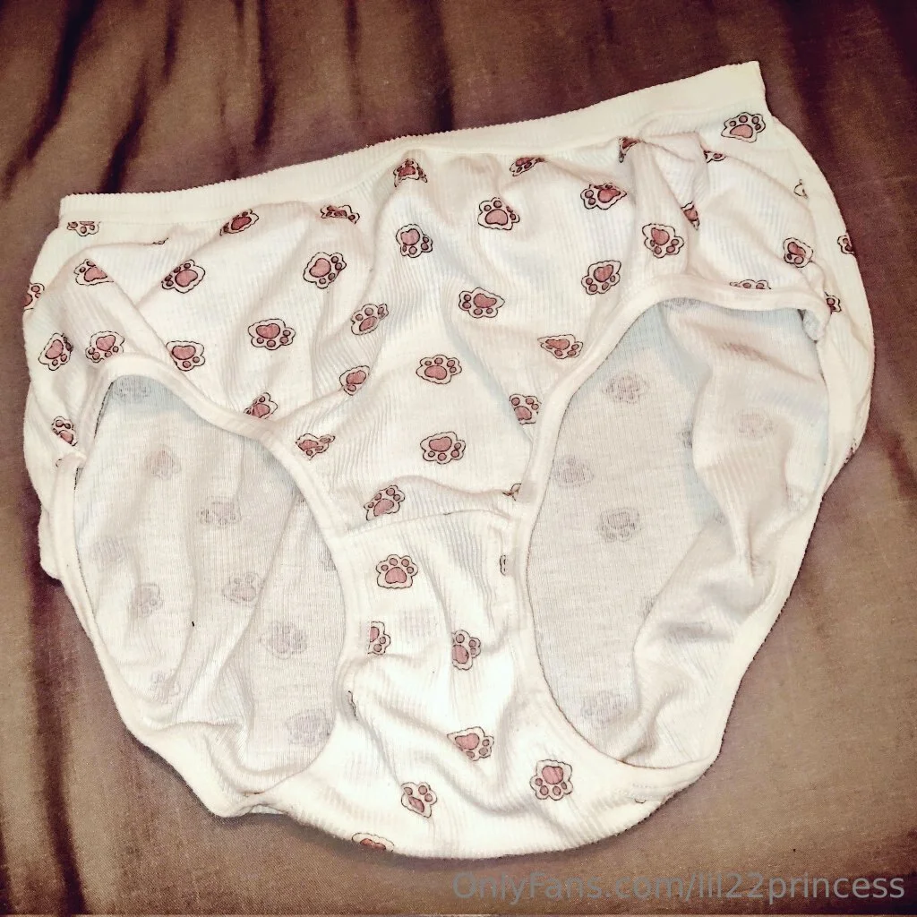 Little22princess OnlyFans premium content 3 - lil22princess exclusive collection