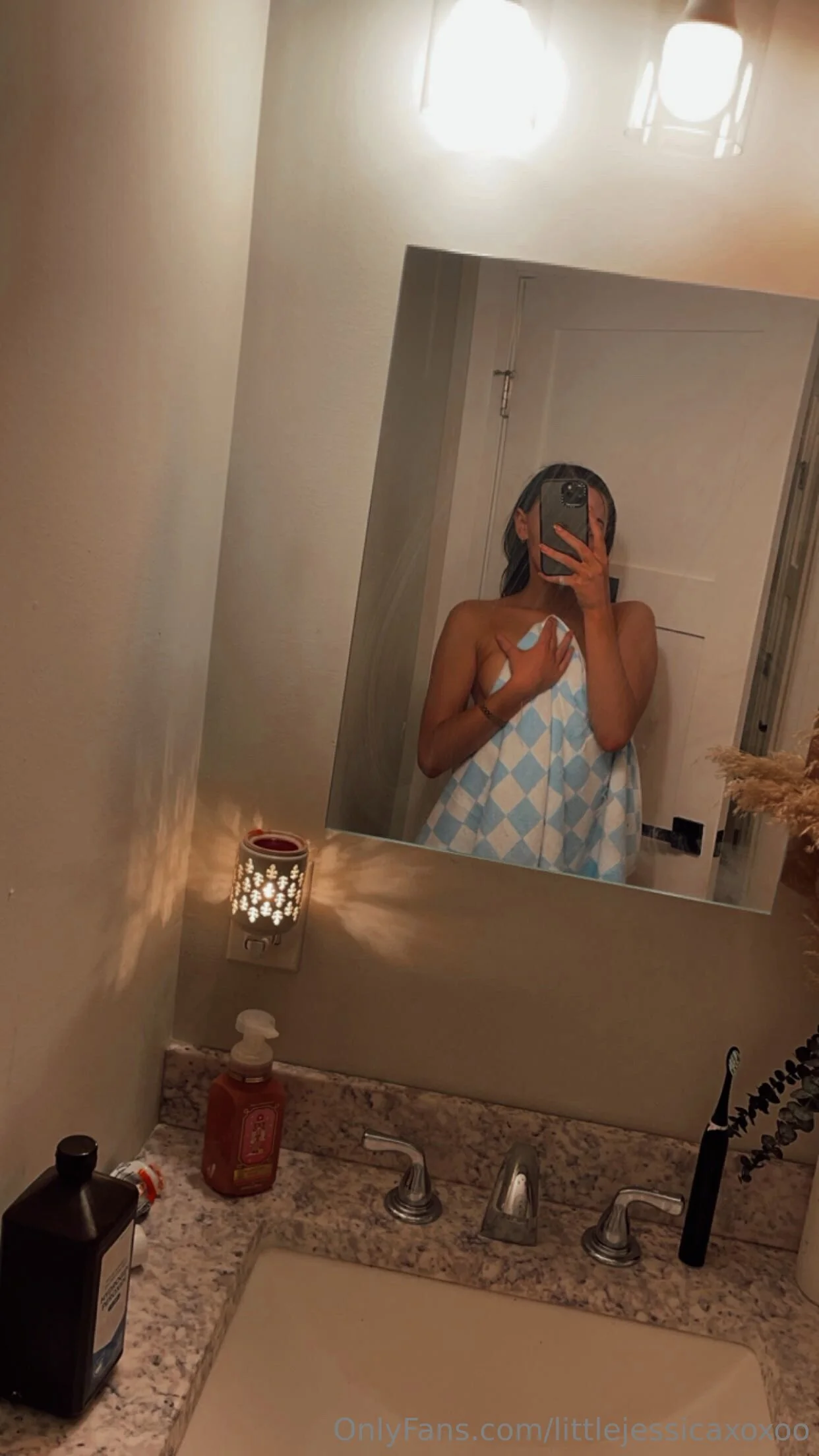 Jessica Mayers OnlyFans premium content 10 - littlejessicaxoxoo exclusive collection