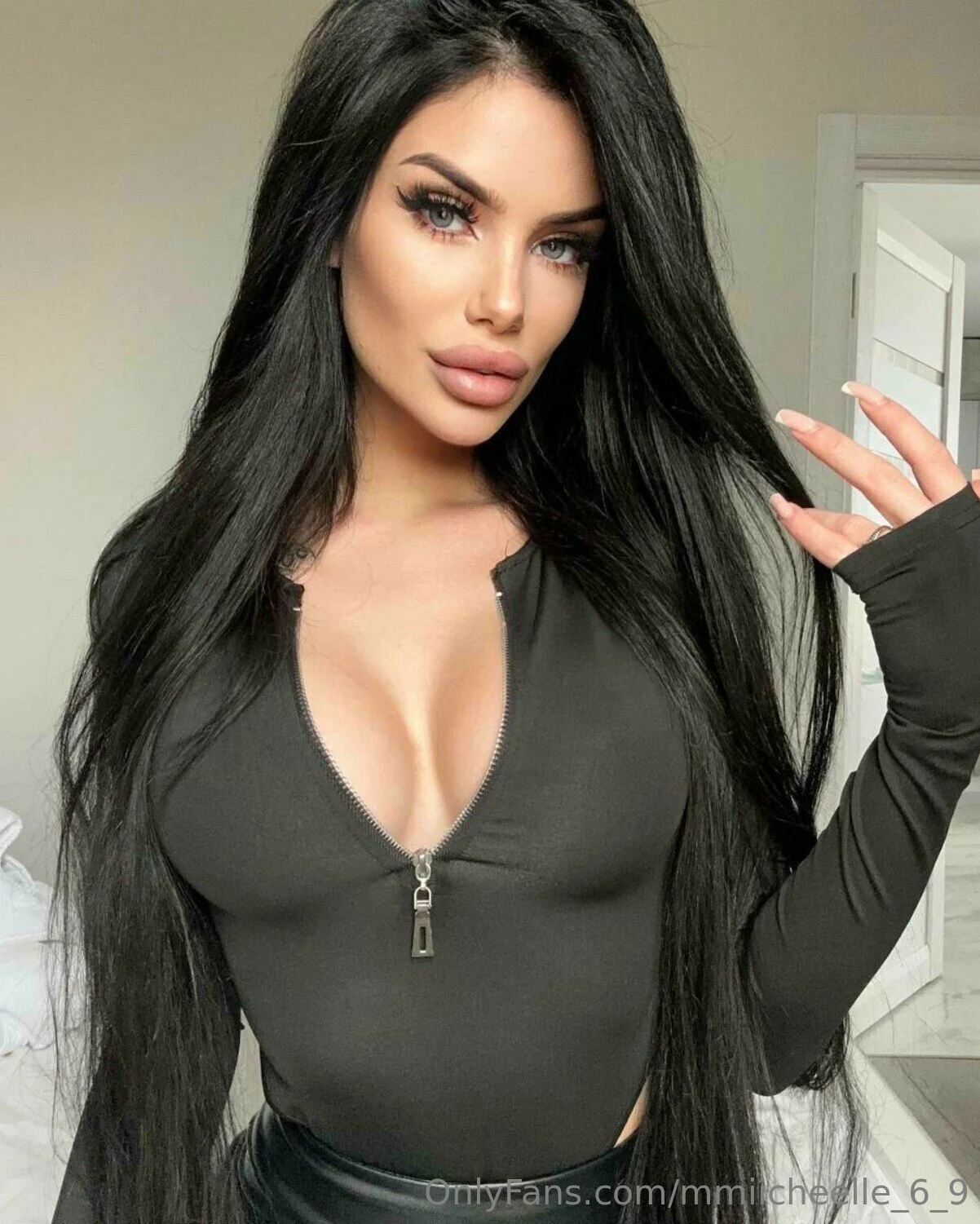 Micccheelle😈 OnlyFans premium content 5 - mmiicheelle_6_9 exclusive collection