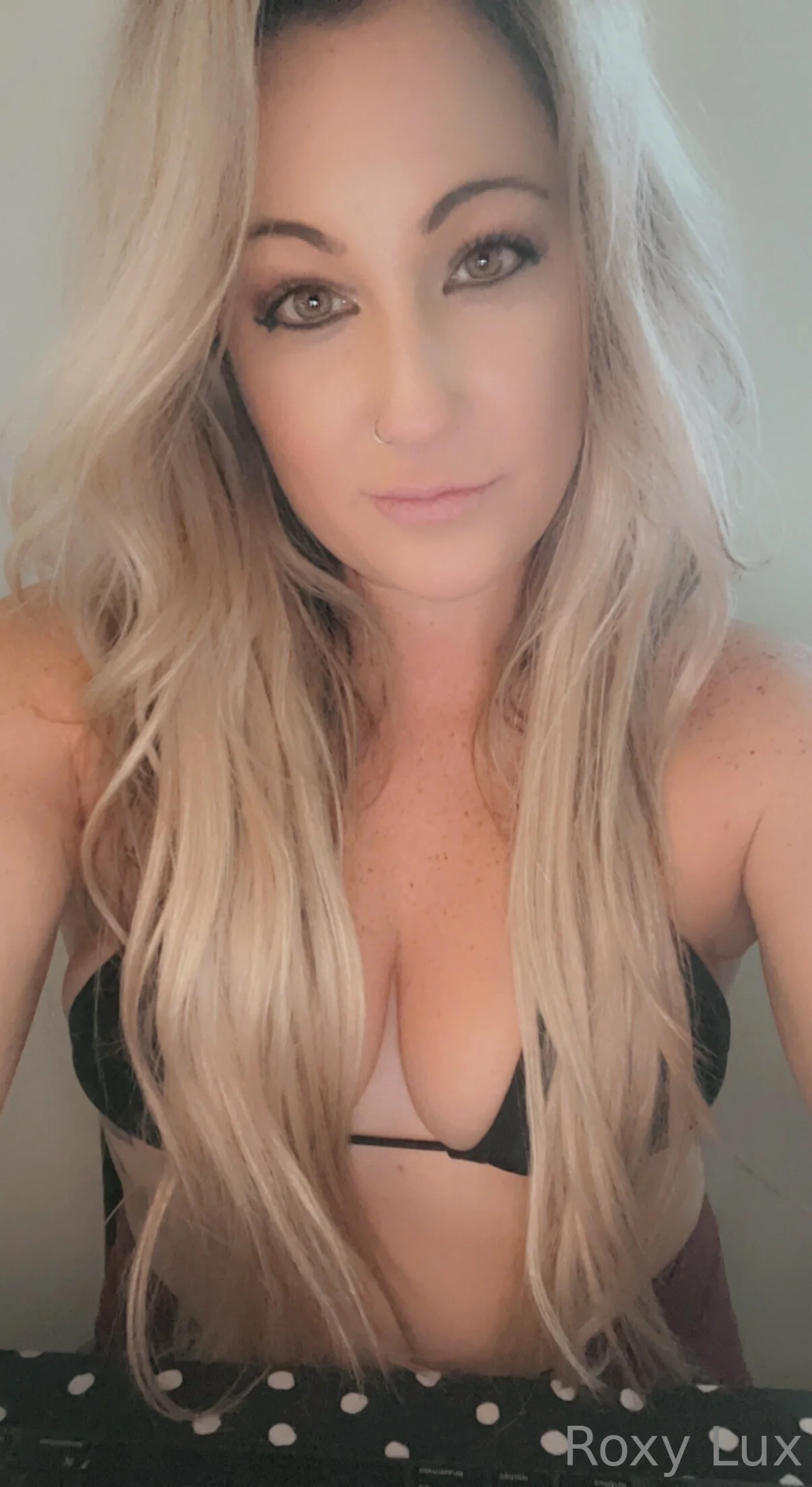 Roxy OnlyFans premium content 5 - roxy_lux exclusive collection