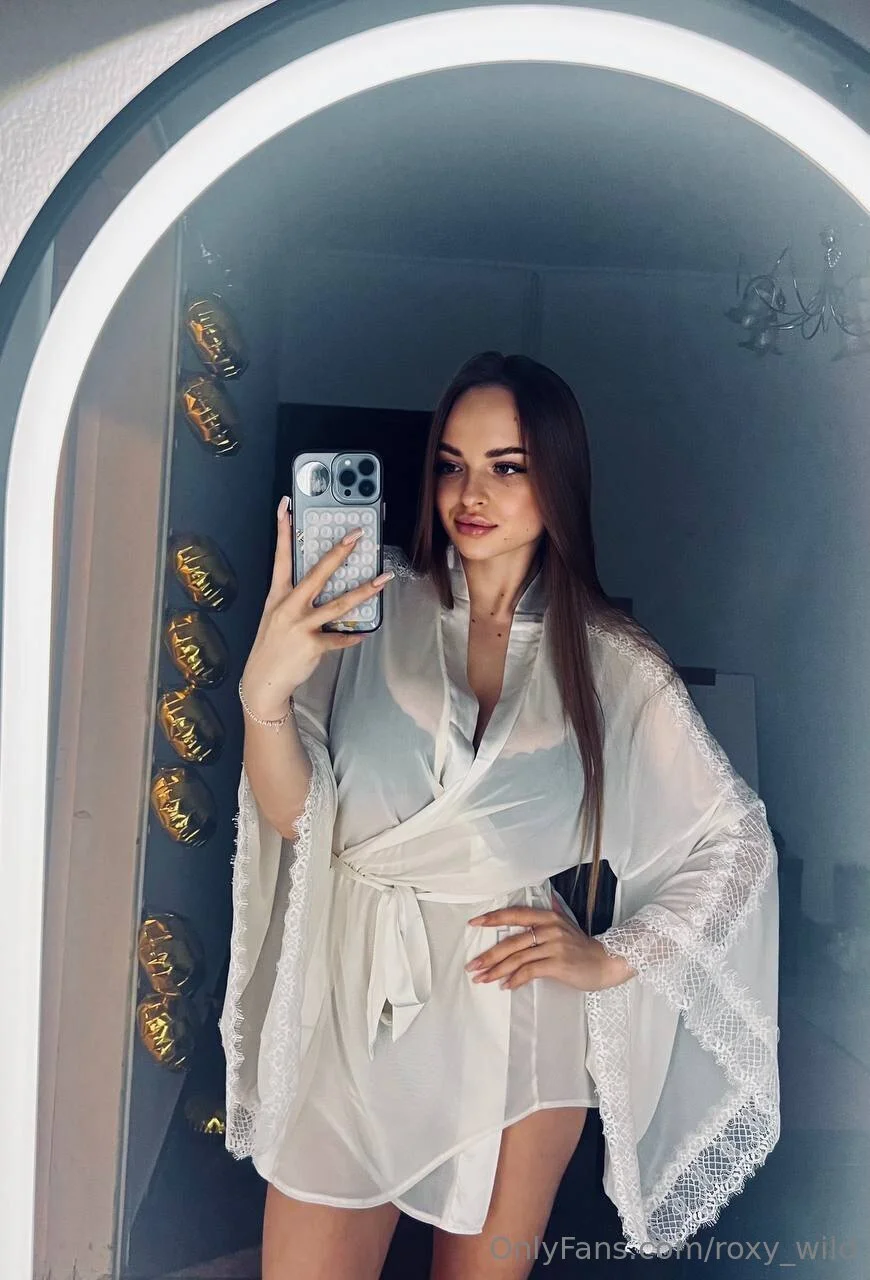 Roxy 🍒 OnlyFans premium content 3 - roxy_wild exclusive collection
