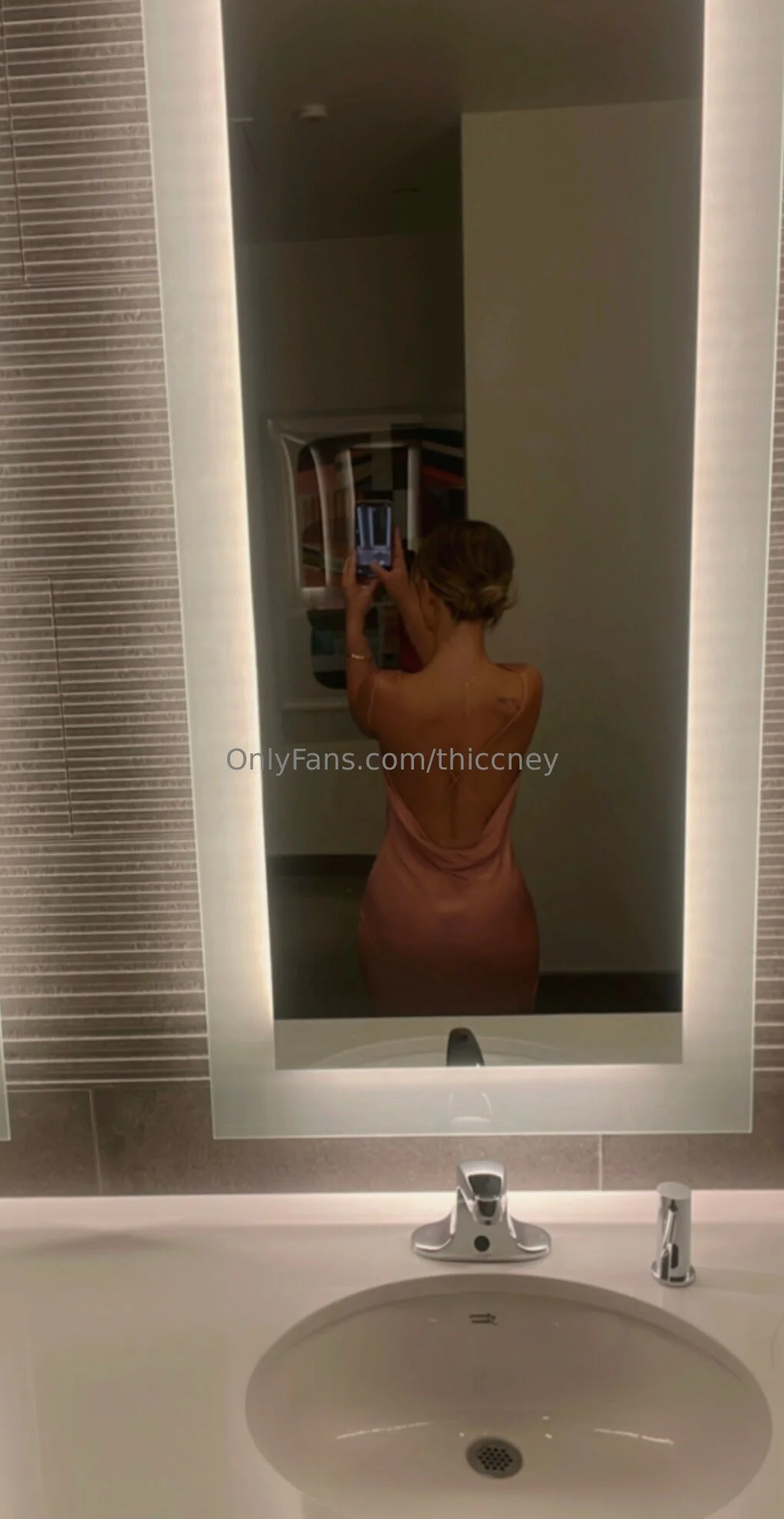 Whitney 🍑 OnlyFans premium content 14 - thiccney exclusive collection