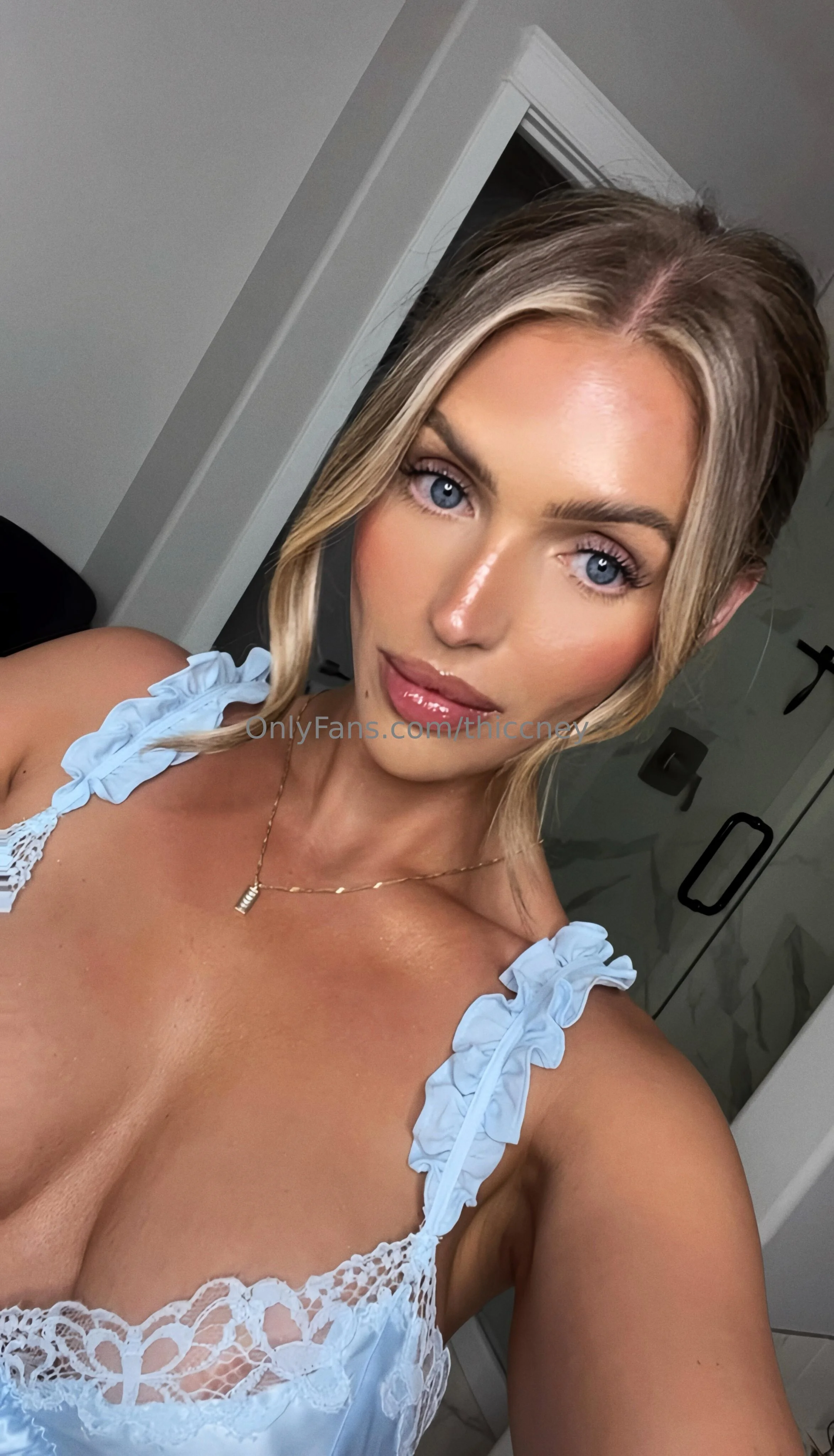 Whitney 🍑 OnlyFans premium content 9 - thiccney exclusive collection