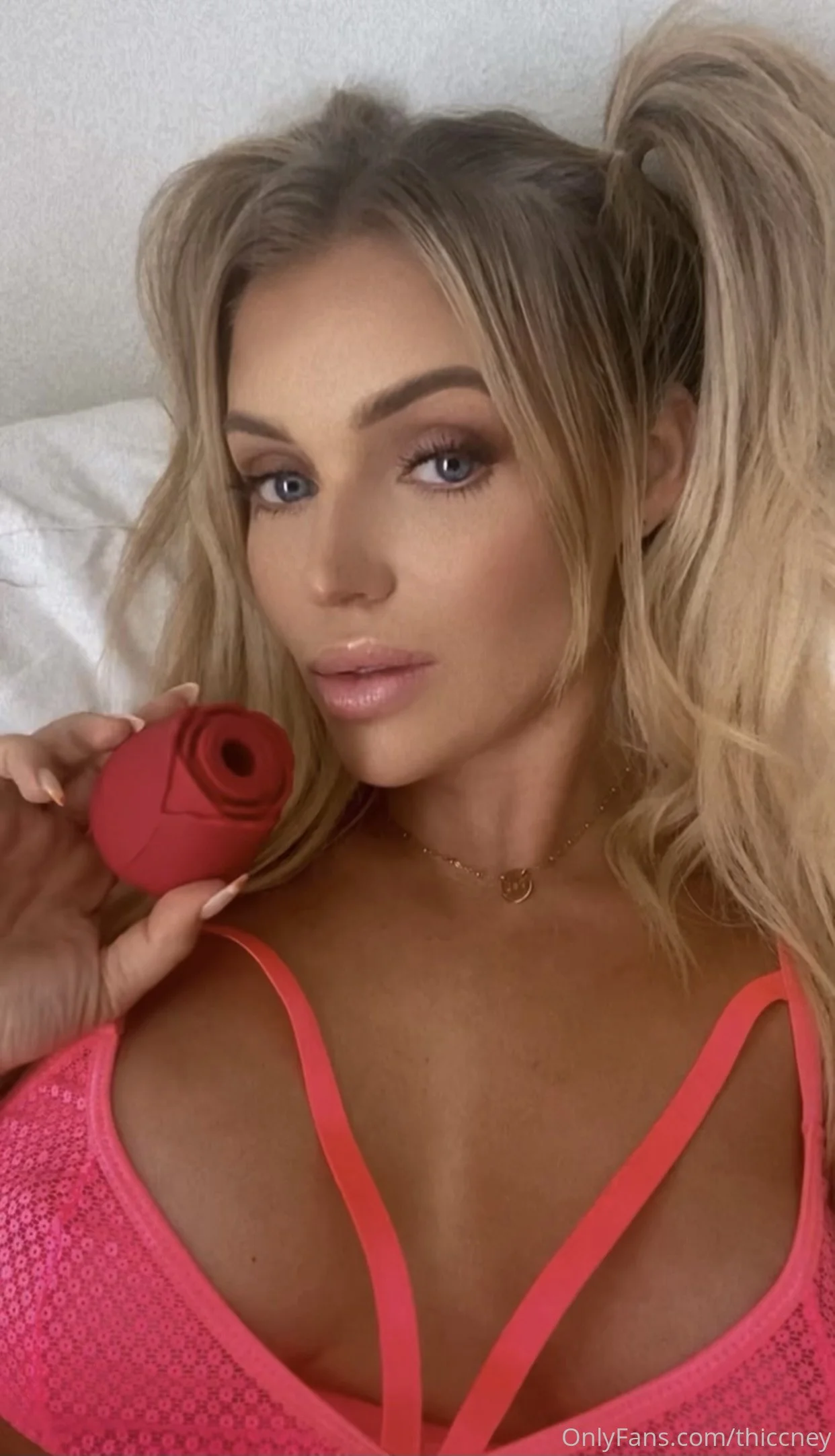 Whitney 🍑 OnlyFans premium content 5 - thiccney exclusive collection