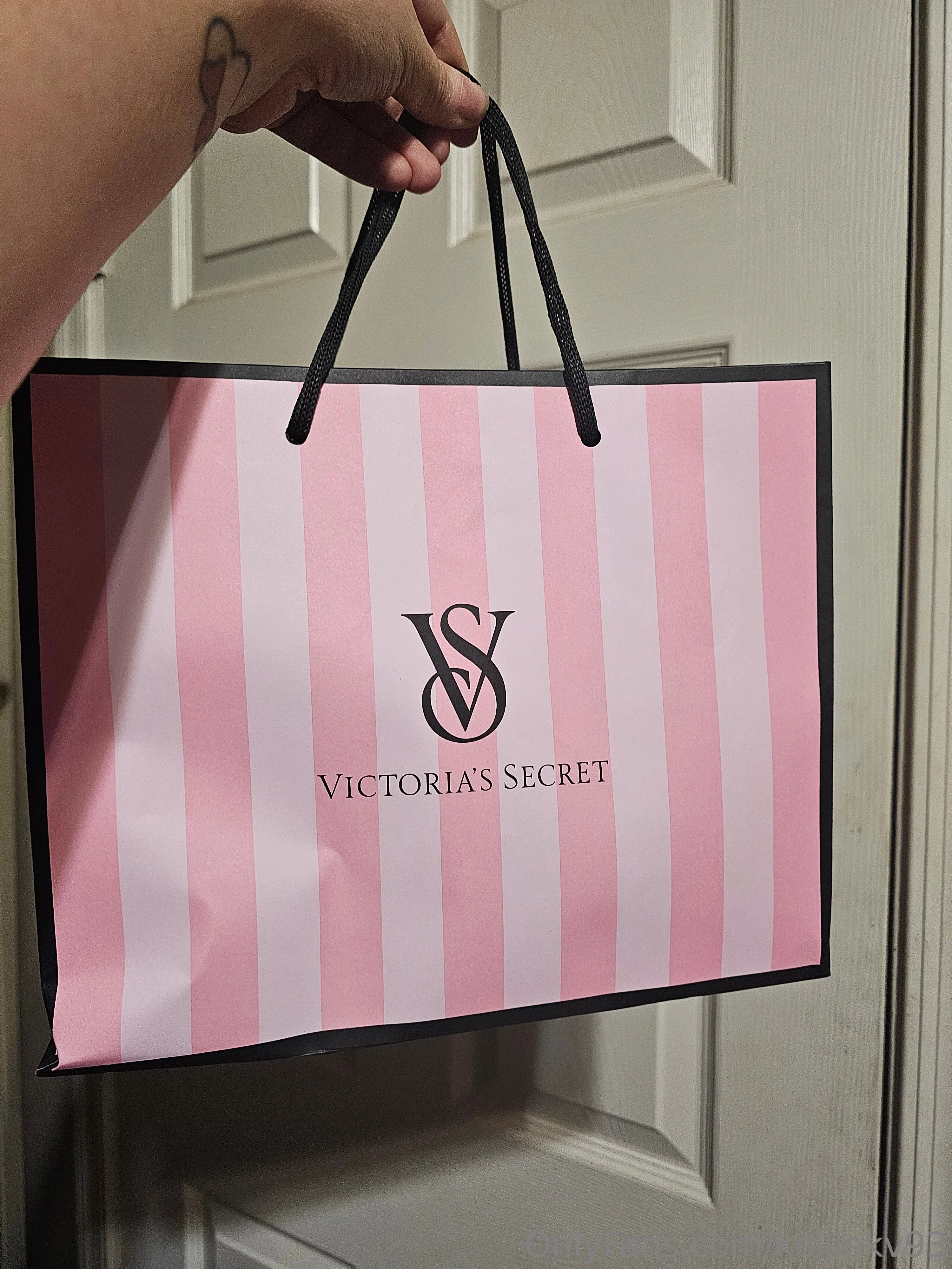 Kelliekv93 OnlyFans premium content 20 - kelliekv93 exclusive collection