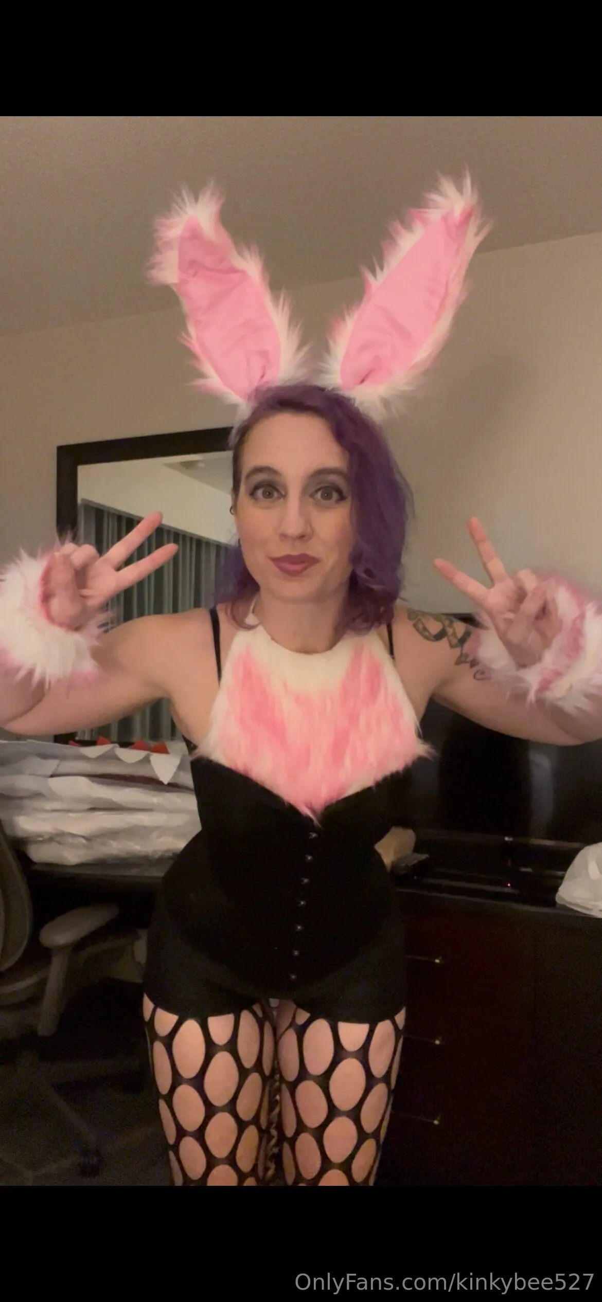 KinkyBee the Kinky Crafter OnlyFans premium content 11 - kinkybee527 exclusive collection