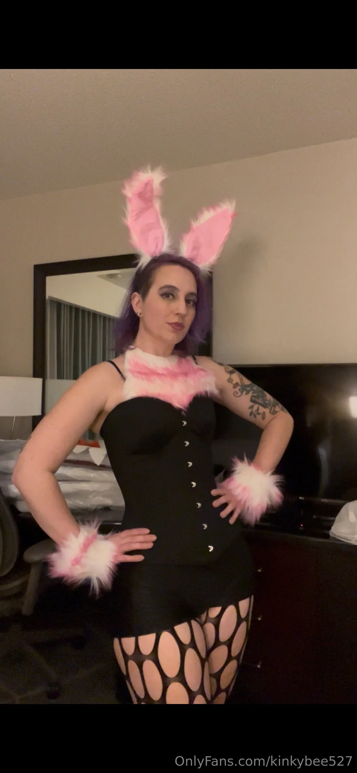 KinkyBee the Kinky Crafter OnlyFans premium content 10 - kinkybee527 exclusive collection