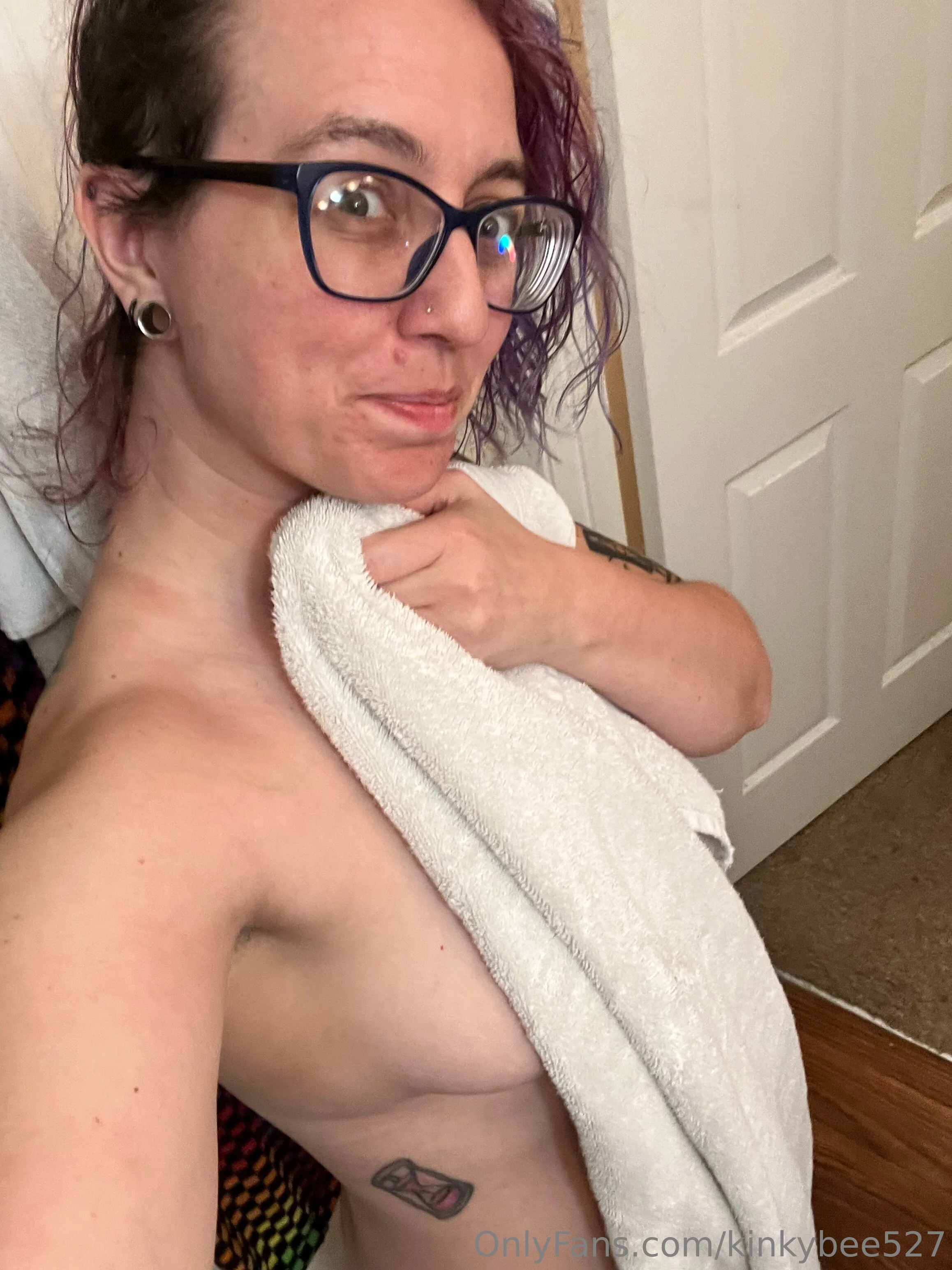 KinkyBee the Kinky Crafter OnlyFans premium content 2 - kinkybee527 exclusive collection