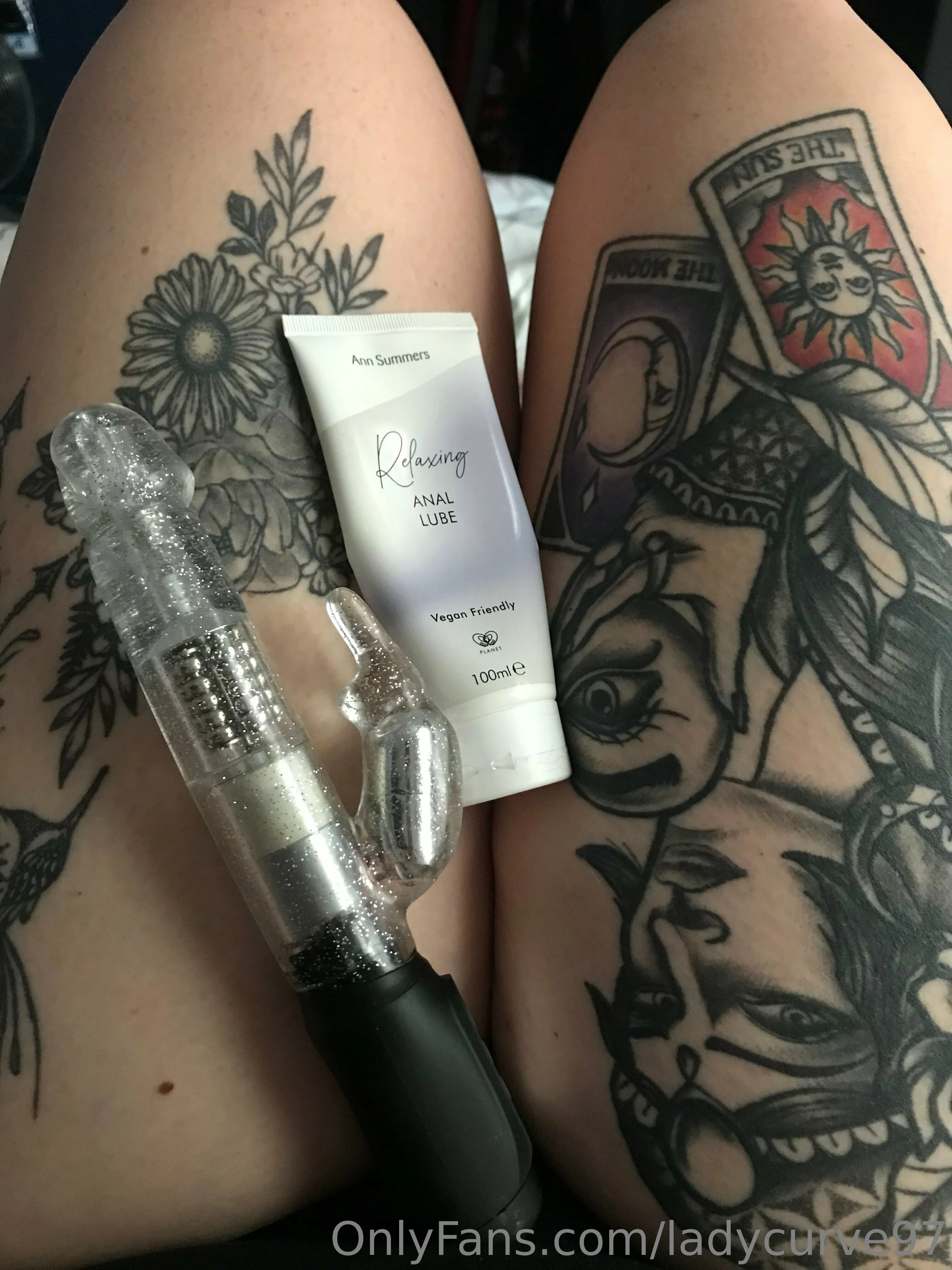 LadyCurve OnlyFans premium content 18 - ladycurve97 exclusive collection