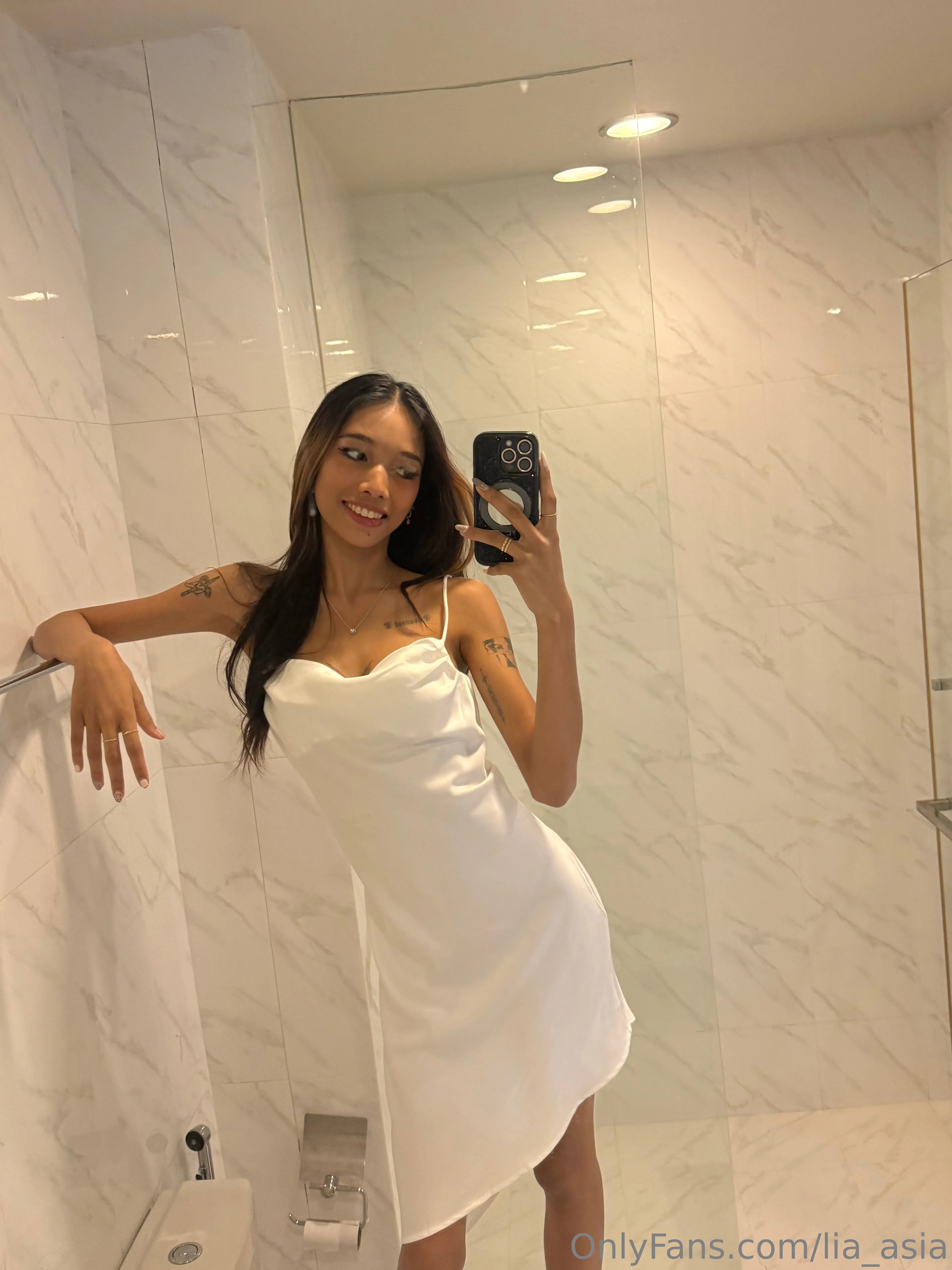 Lia OnlyFans premium content 8 - lia_asia exclusive collection