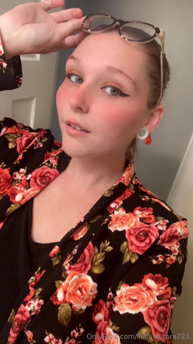 Lilith_Aurora OnlyFans premium content 24 - lilith_aurora223 exclusive collection