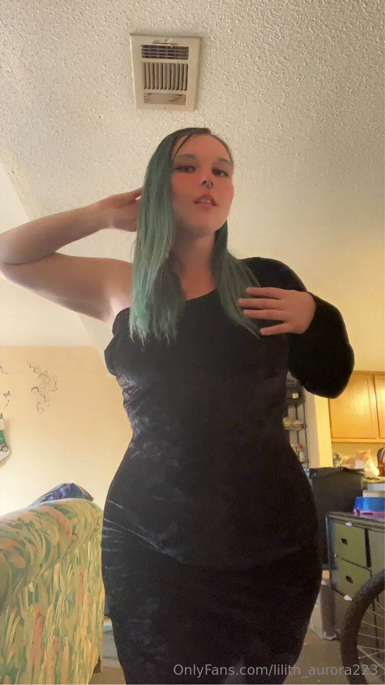Lilith_Aurora OnlyFans premium content 18 - lilith_aurora223 exclusive collection