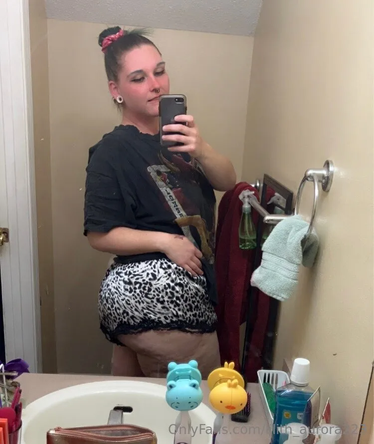 Lilith_Aurora OnlyFans premium content 16 - lilith_aurora223 exclusive collection