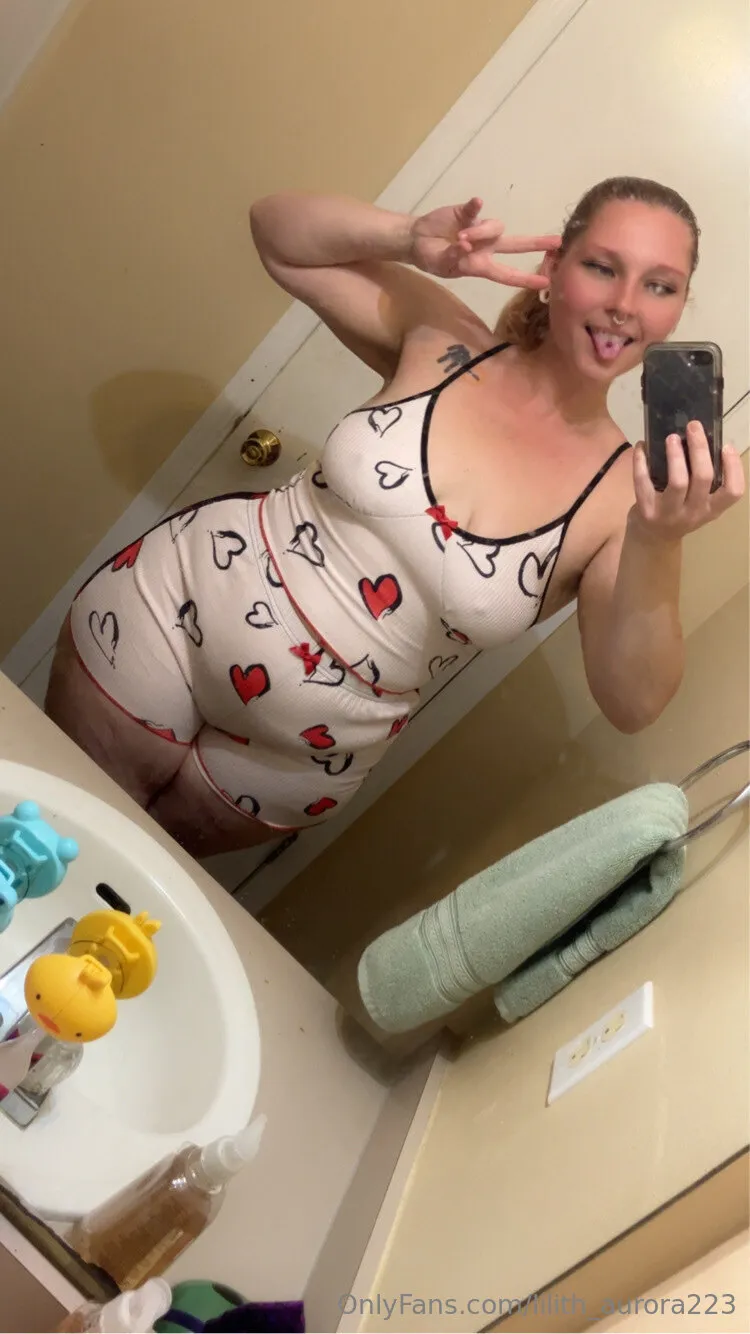 Lilith_Aurora OnlyFans premium content 8 - lilith_aurora223 exclusive collection