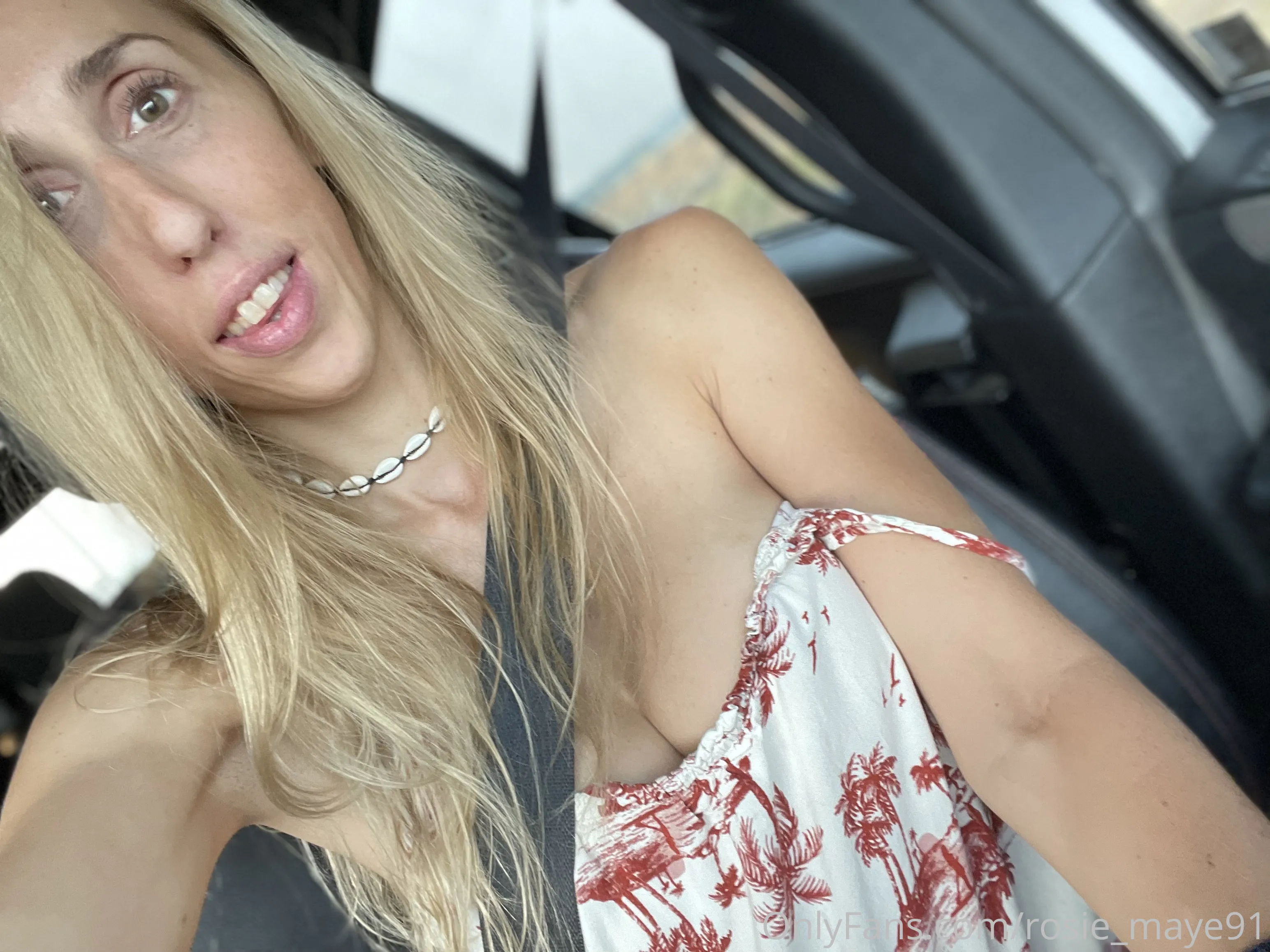 Rosalyn Maye OnlyFans premium content 6 - rosie_maye91 exclusive collection