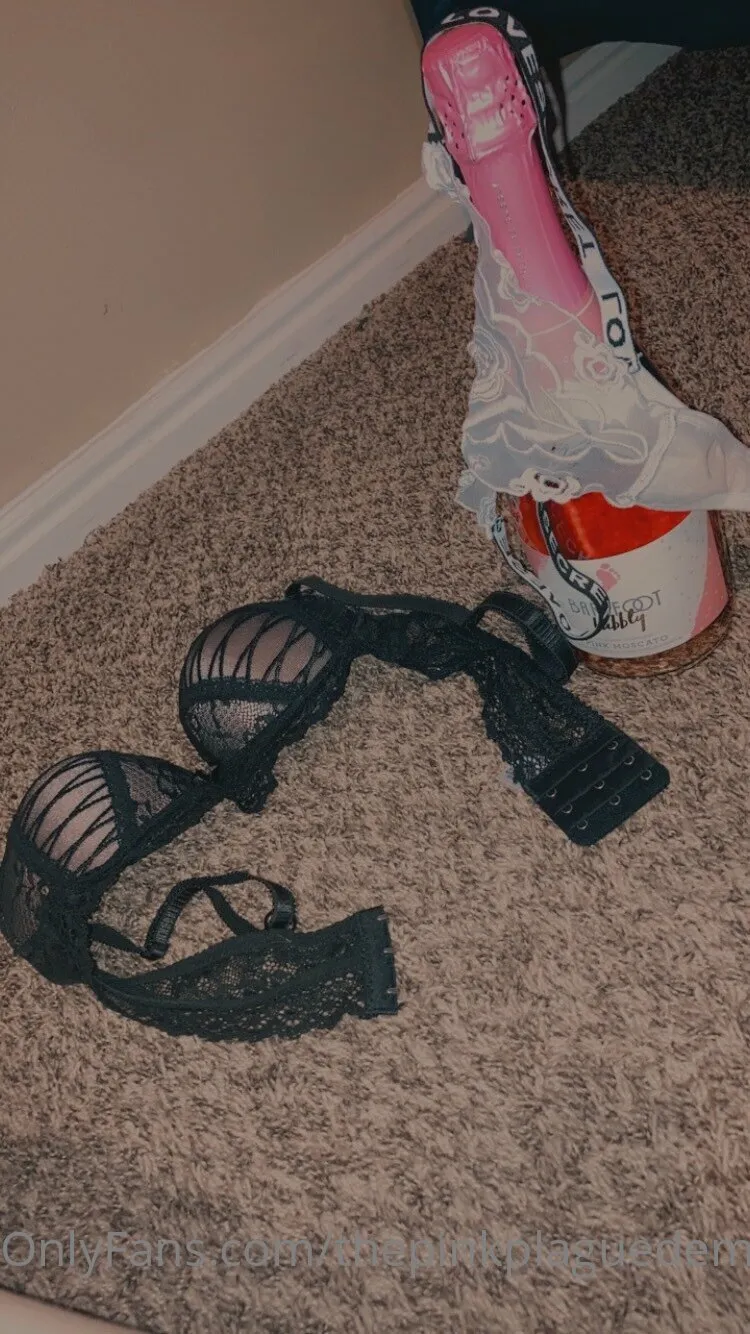 Lilith Anderson OnlyFans premium content 18 - thepinkplaguedemon717 exclusive collection